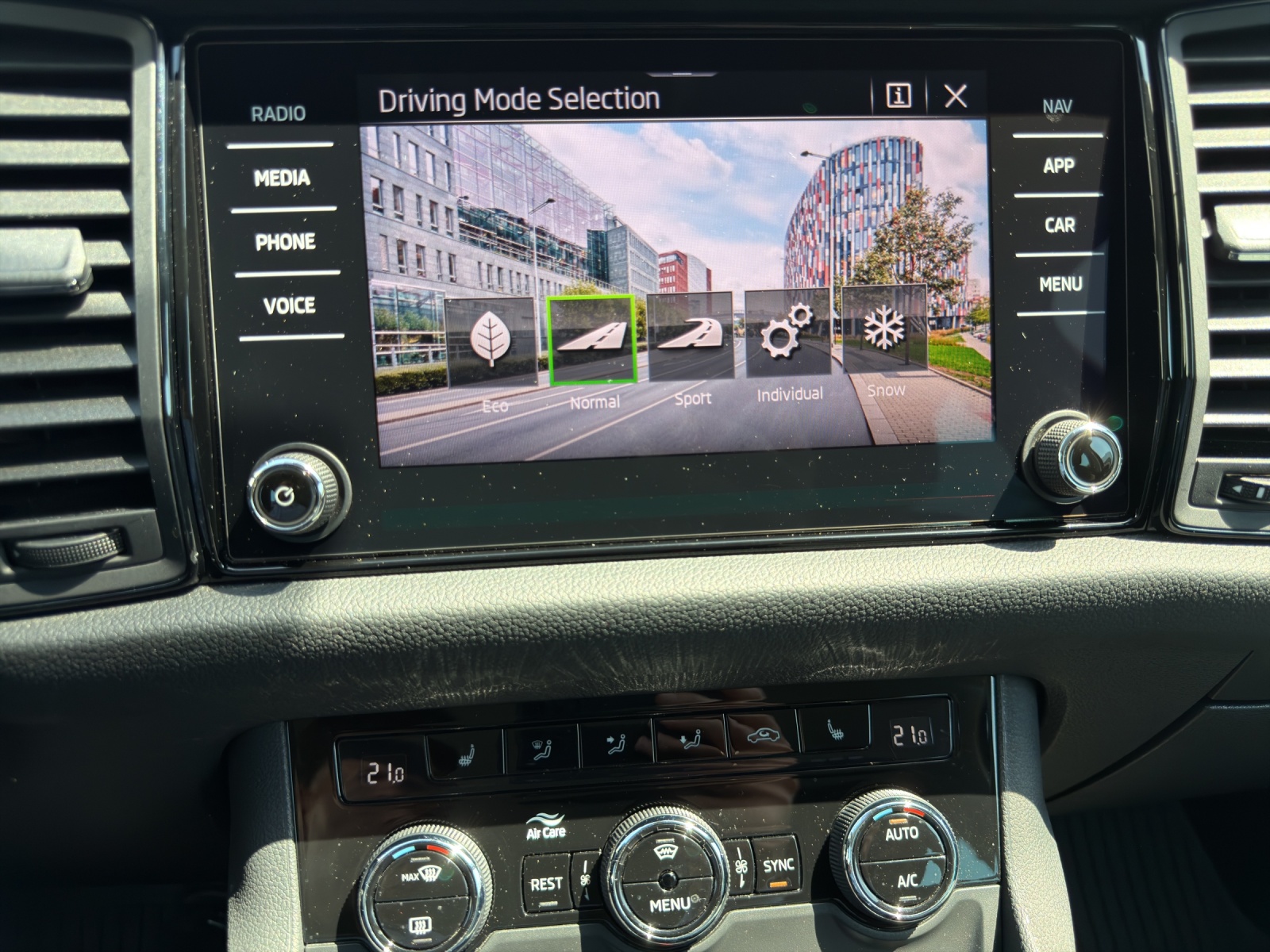 SKODA Kodiaq 2.0 TDI Clever DSG 4x4-image-14