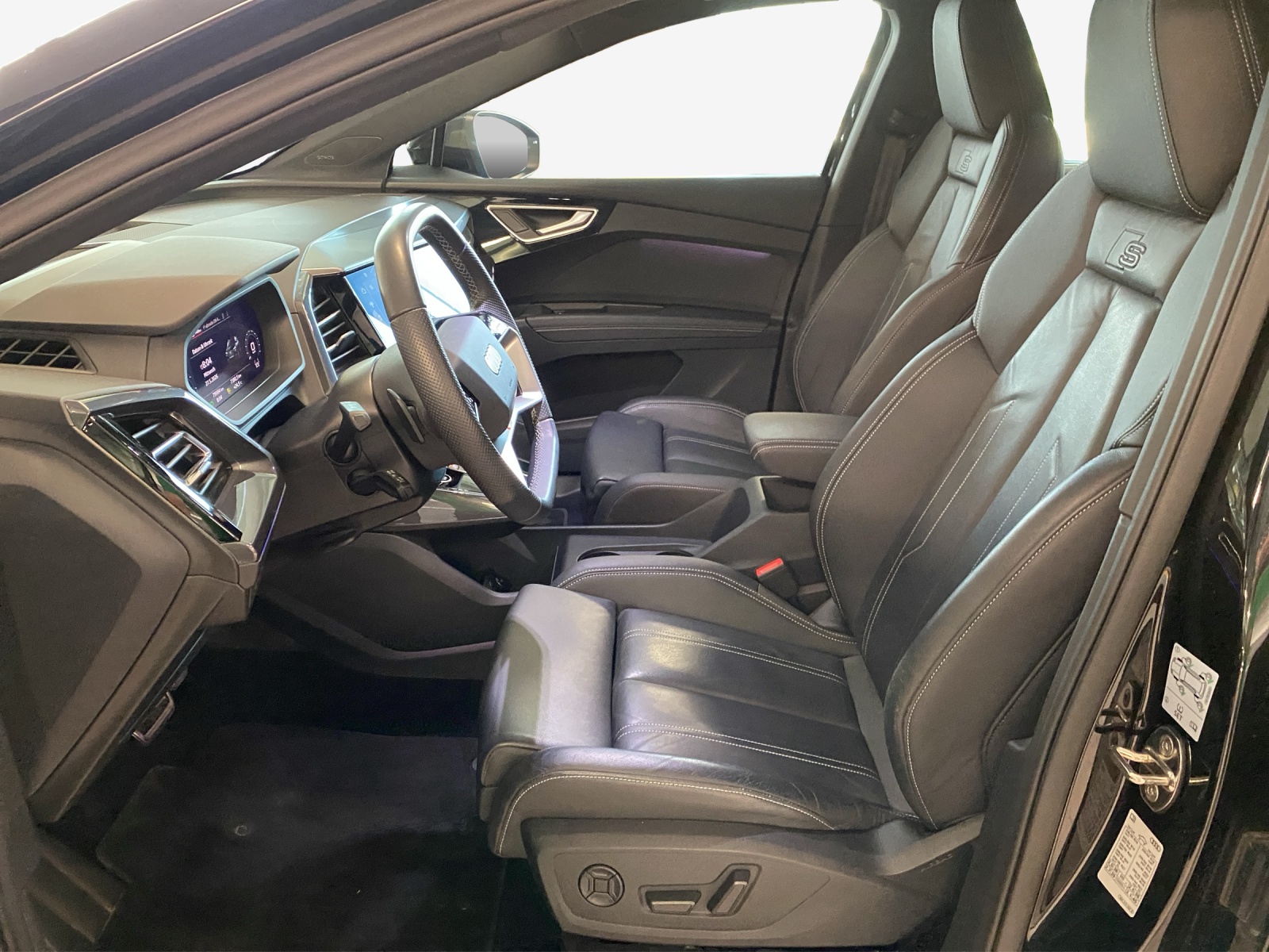 AUDI Q4 e-tron 40-image-7