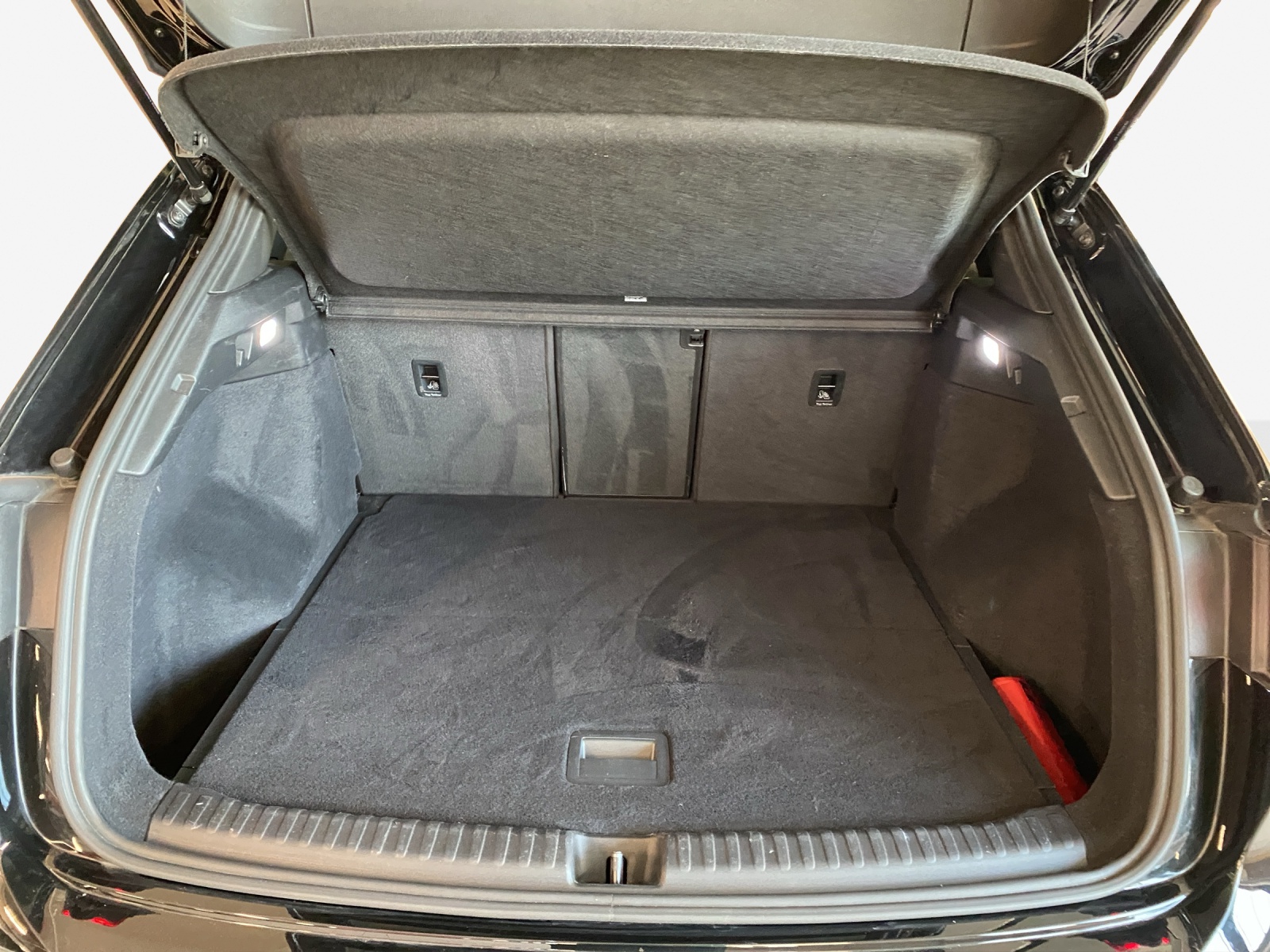 AUDI Q4 e-tron 40-image-12