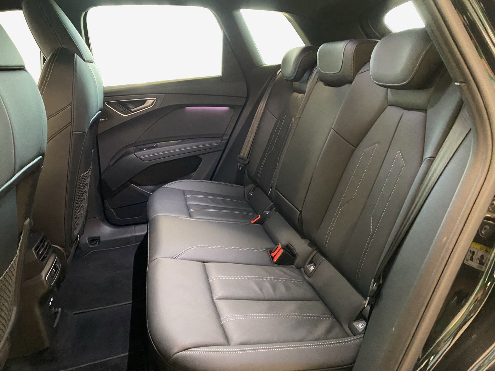 AUDI Q4 e-tron 40-image-11