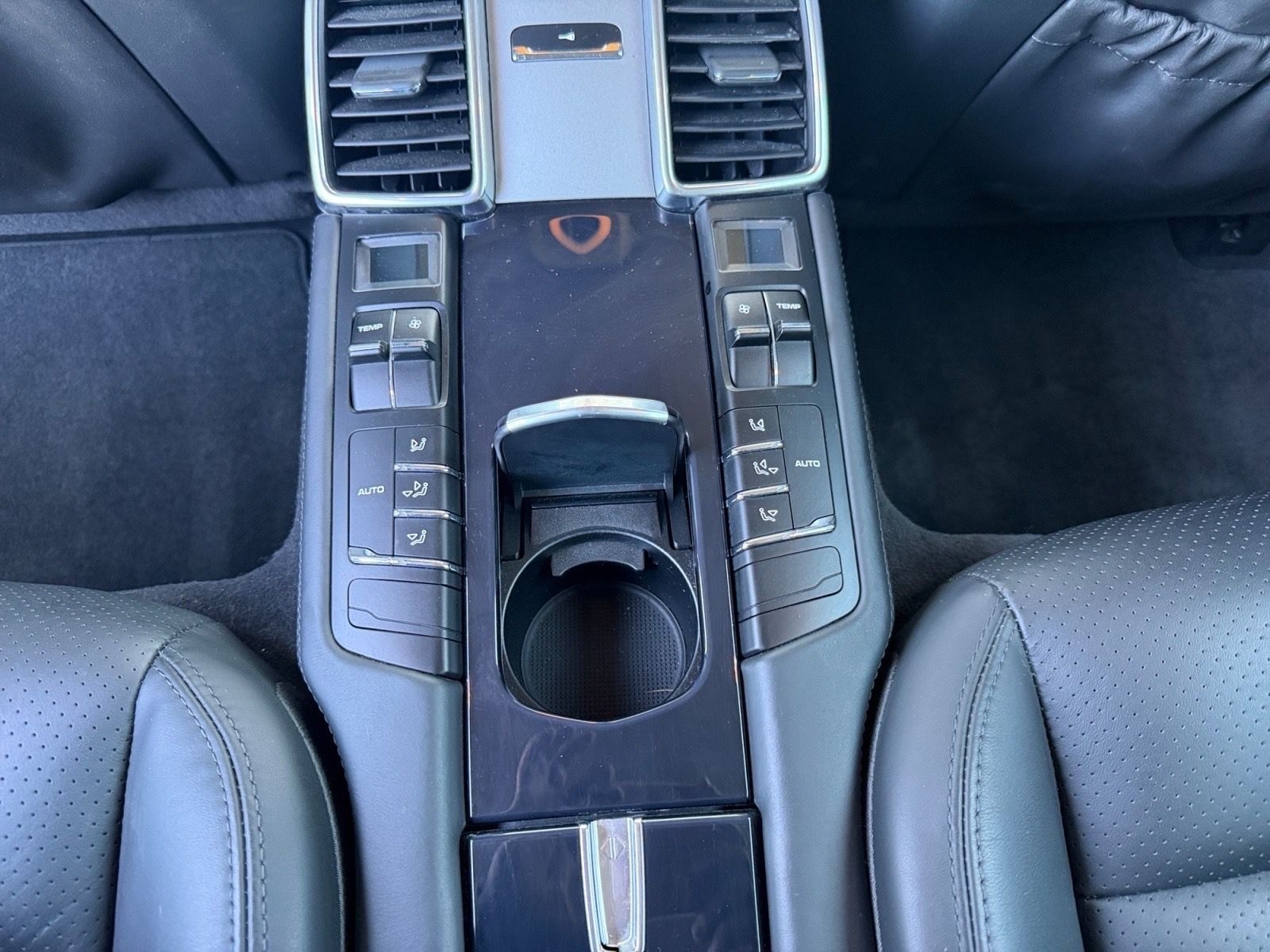 PORSCHE Panamera 4 3.6 PDK-image-15