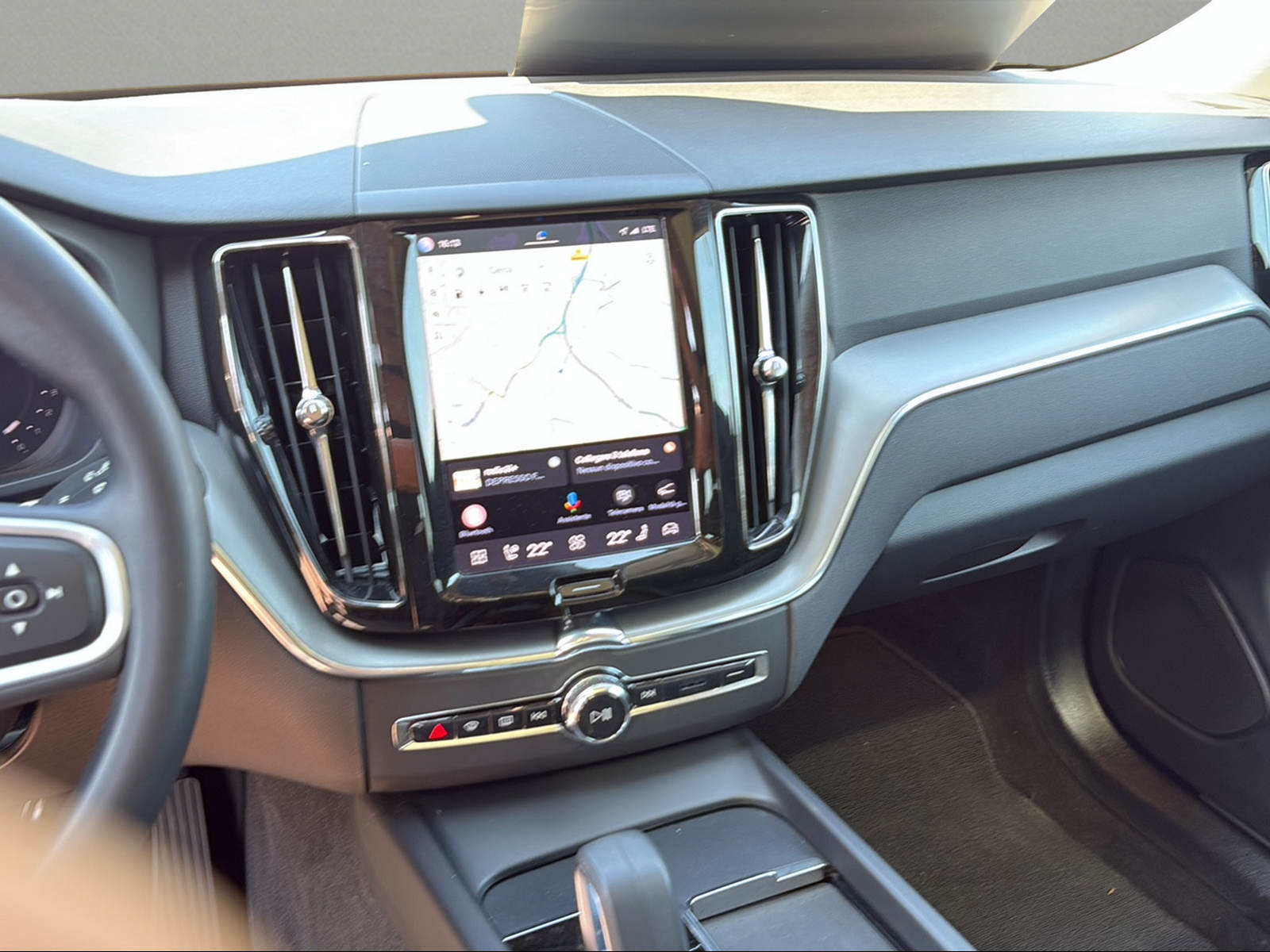 VOLVO XC60 T6 eAWD PluginHybrid Core Geartronic-image-5