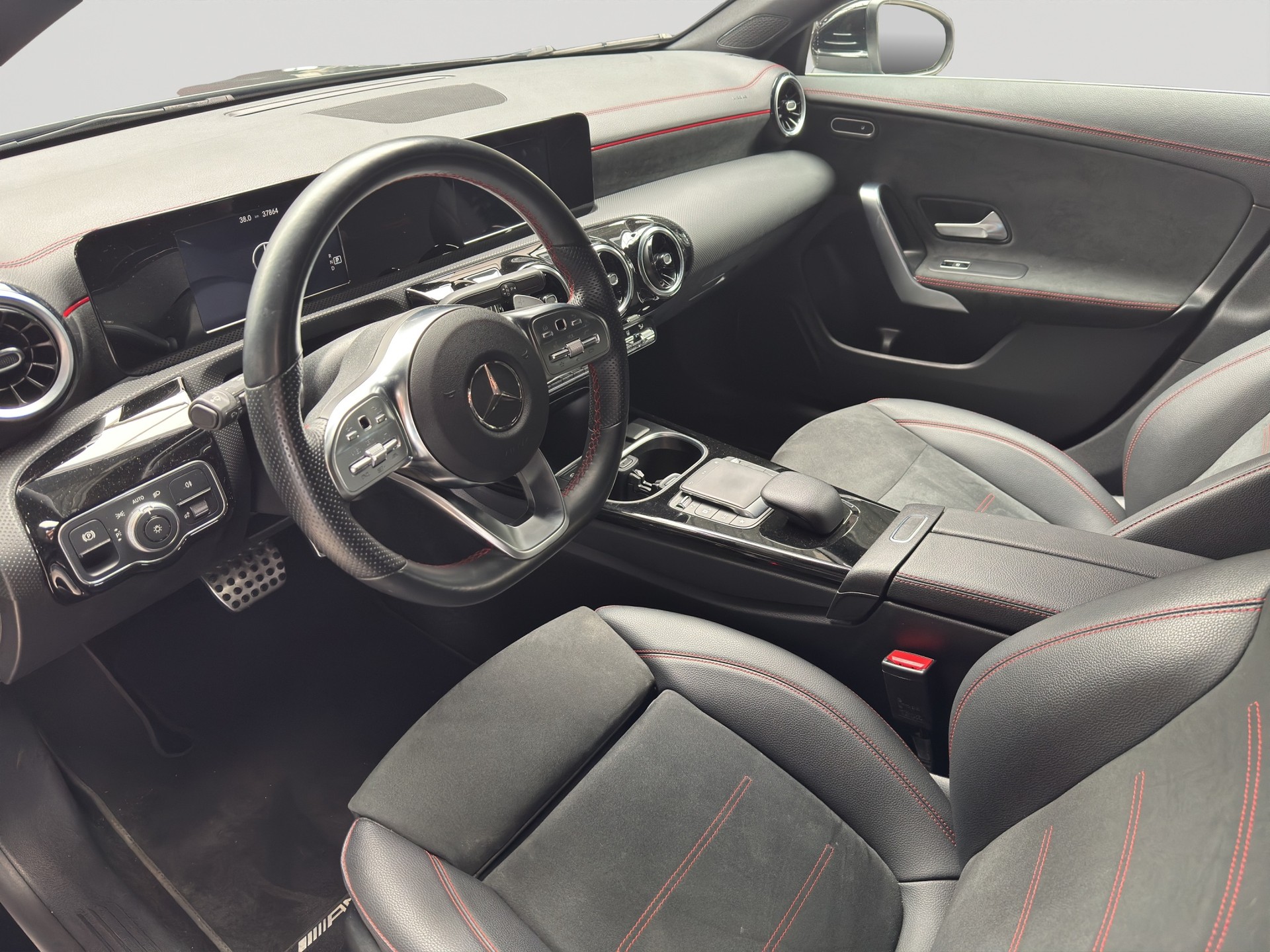MERCEDES-BENZ CLA Shooting Brake 250 e 8G-DCT AMG Line-image-6