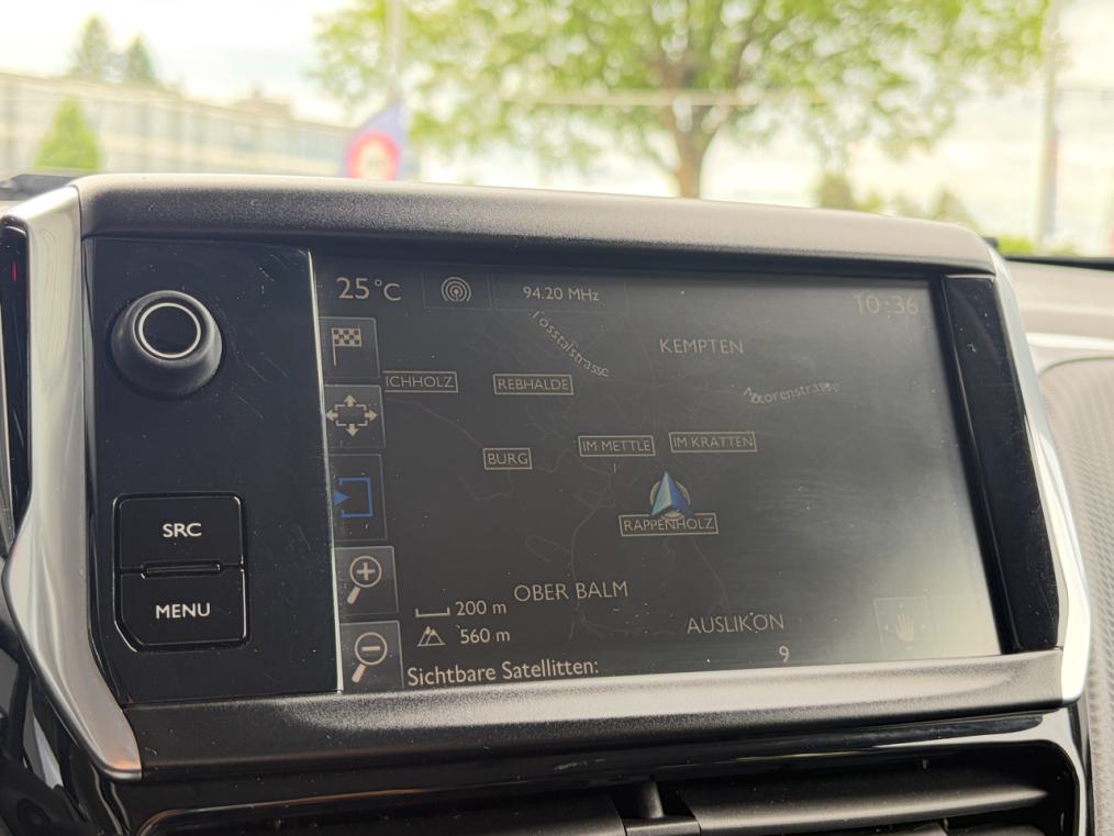 PEUGEOT 2008 1.2 PureTech Allure-image-5