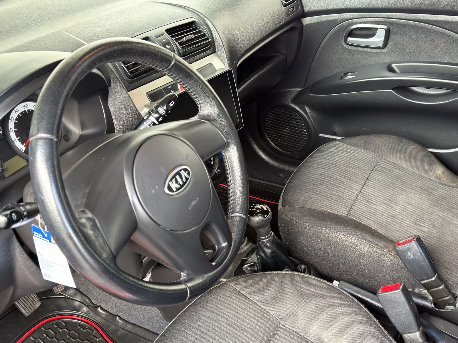 KIA Picanto 1.0 _seven-image-10