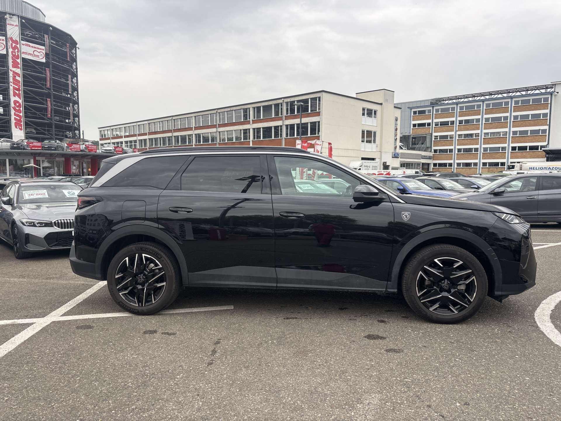 PEUGEOT 5008 145 Hybrid GT 7-Plätzer e-DCS-Automat-image-12