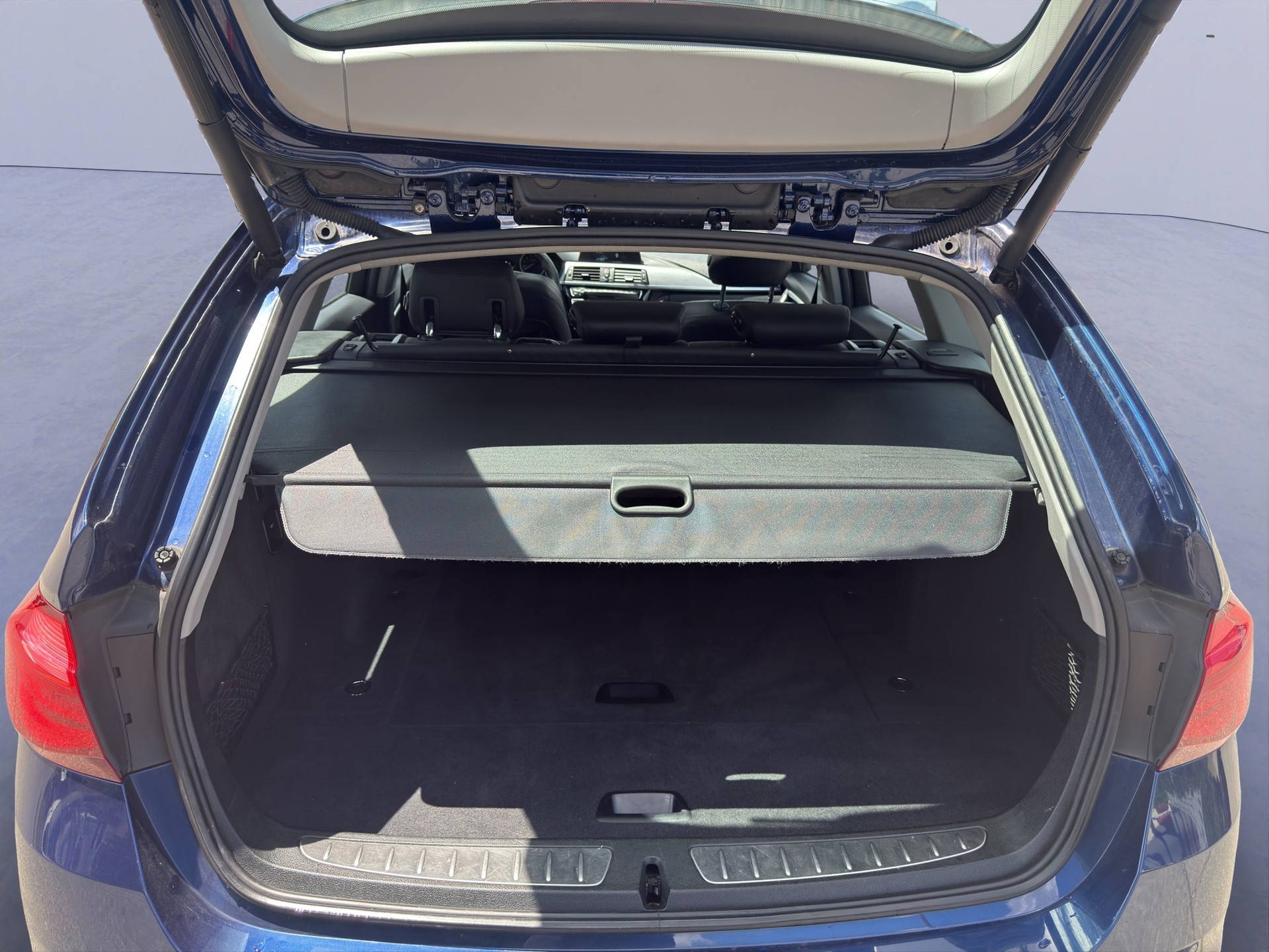 BMW 320i xDrive Touring Sport Line Steptronic-image-11