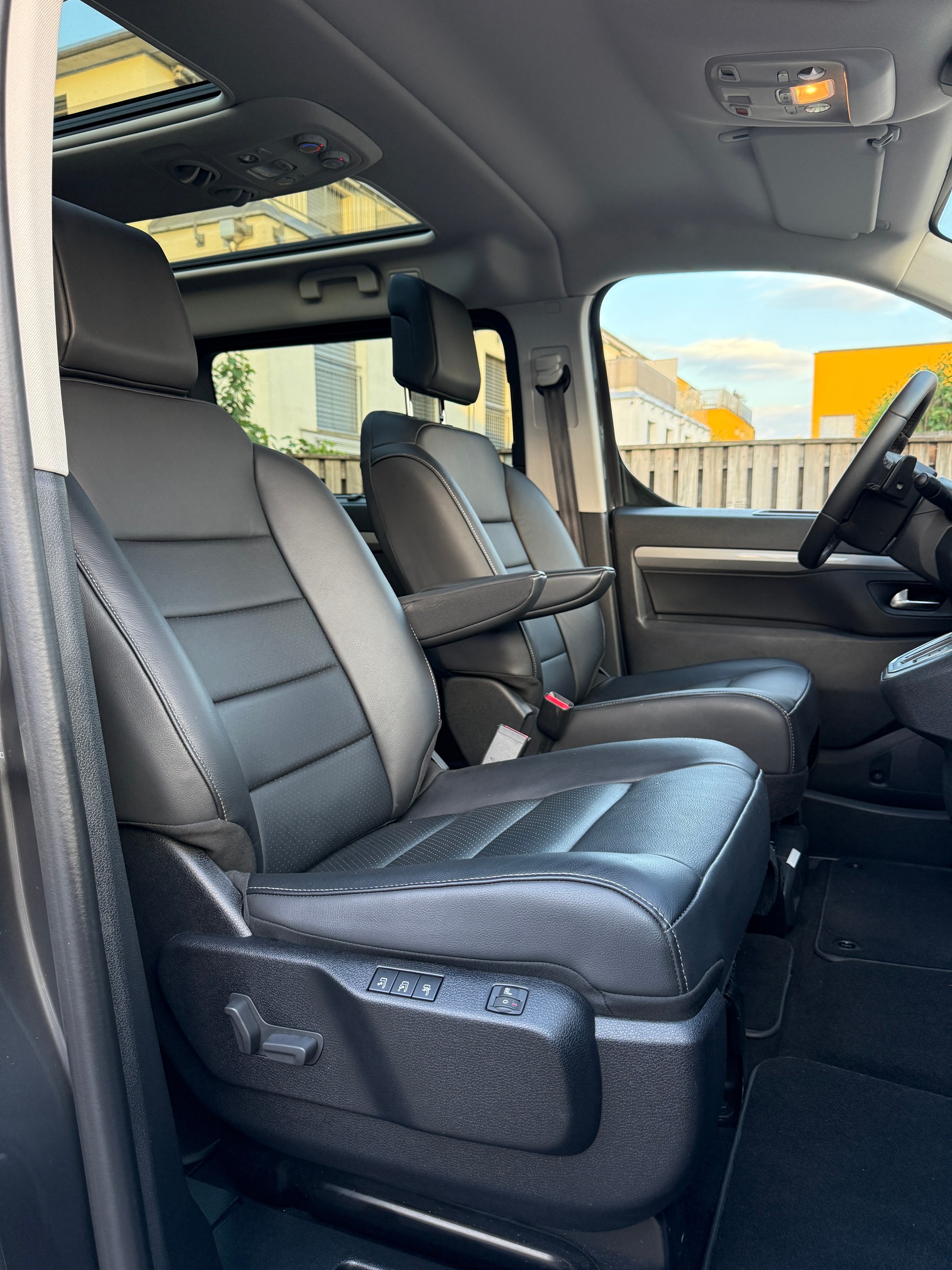 TOYOTA PROACE VERSO L1 2.0 D-4D EXCLUSIVE*8 PLÄTZE*STANDHEIZUNG*PANORAMADACH*VOLLLEDER*-image-12