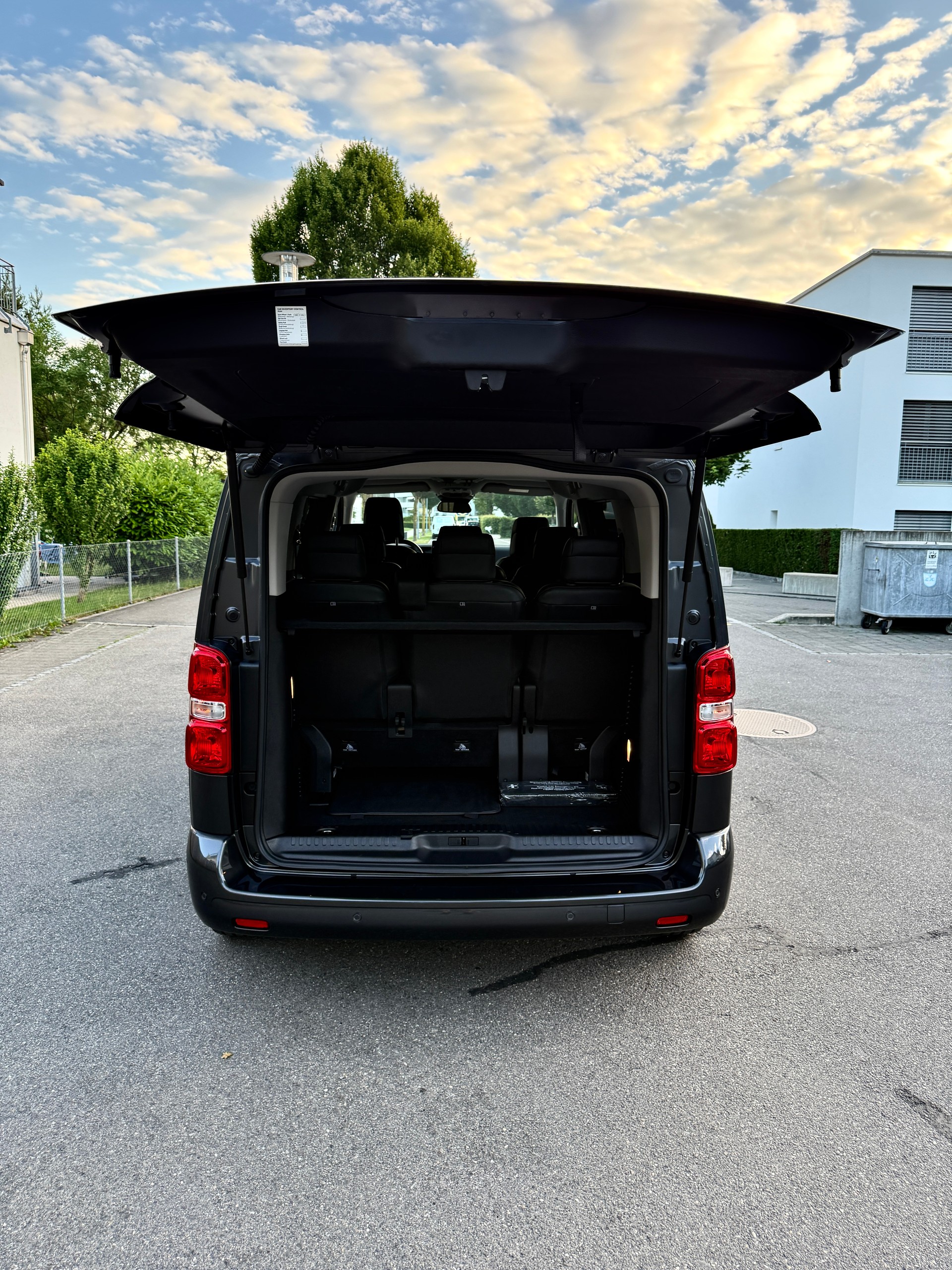 TOYOTA PROACE VERSO L1 2.0 D-4D EXCLUSIVE*8 PLÄTZE*STANDHEIZUNG*PANORAMADACH*VOLLLEDER*-image-5