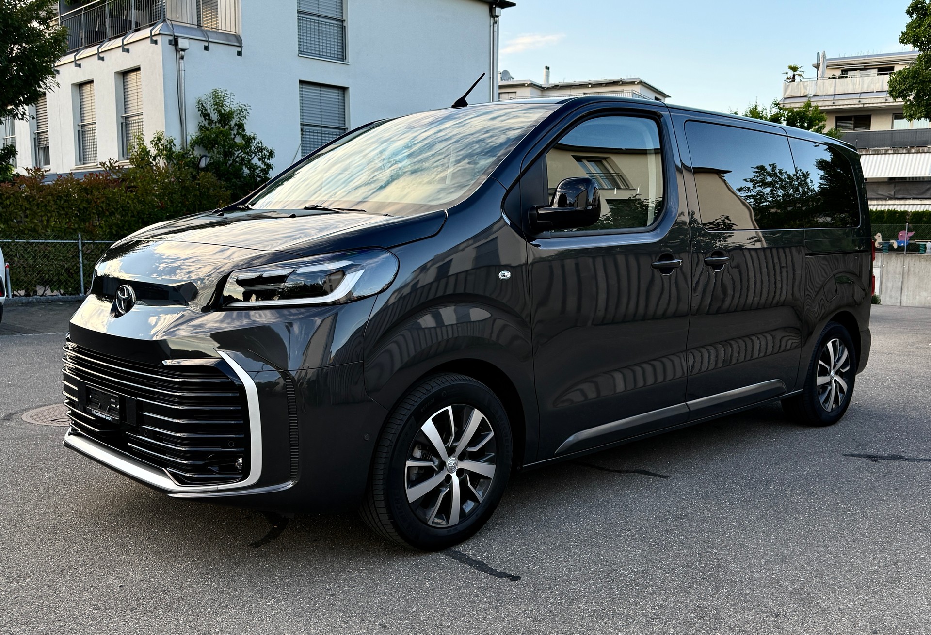 TOYOTA PROACE VERSO L1 2.0 D-4D EXCLUSIVE*8 PLÄTZE*STANDHEIZUNG*PANORAMADACH*VOLLLEDER*-image-2