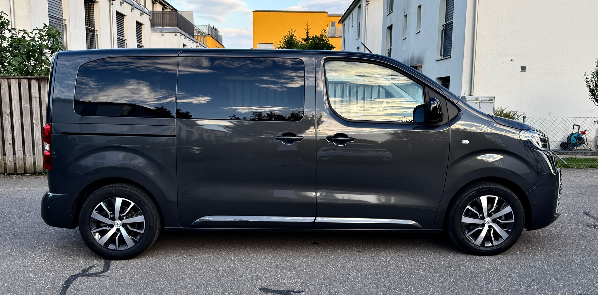 TOYOTA PROACE VERSO L1 2.0 D-4D EXCLUSIVE*8 PLÄTZE*STANDHEIZUNG*PANORAMADACH*VOLLLEDER*-image-7