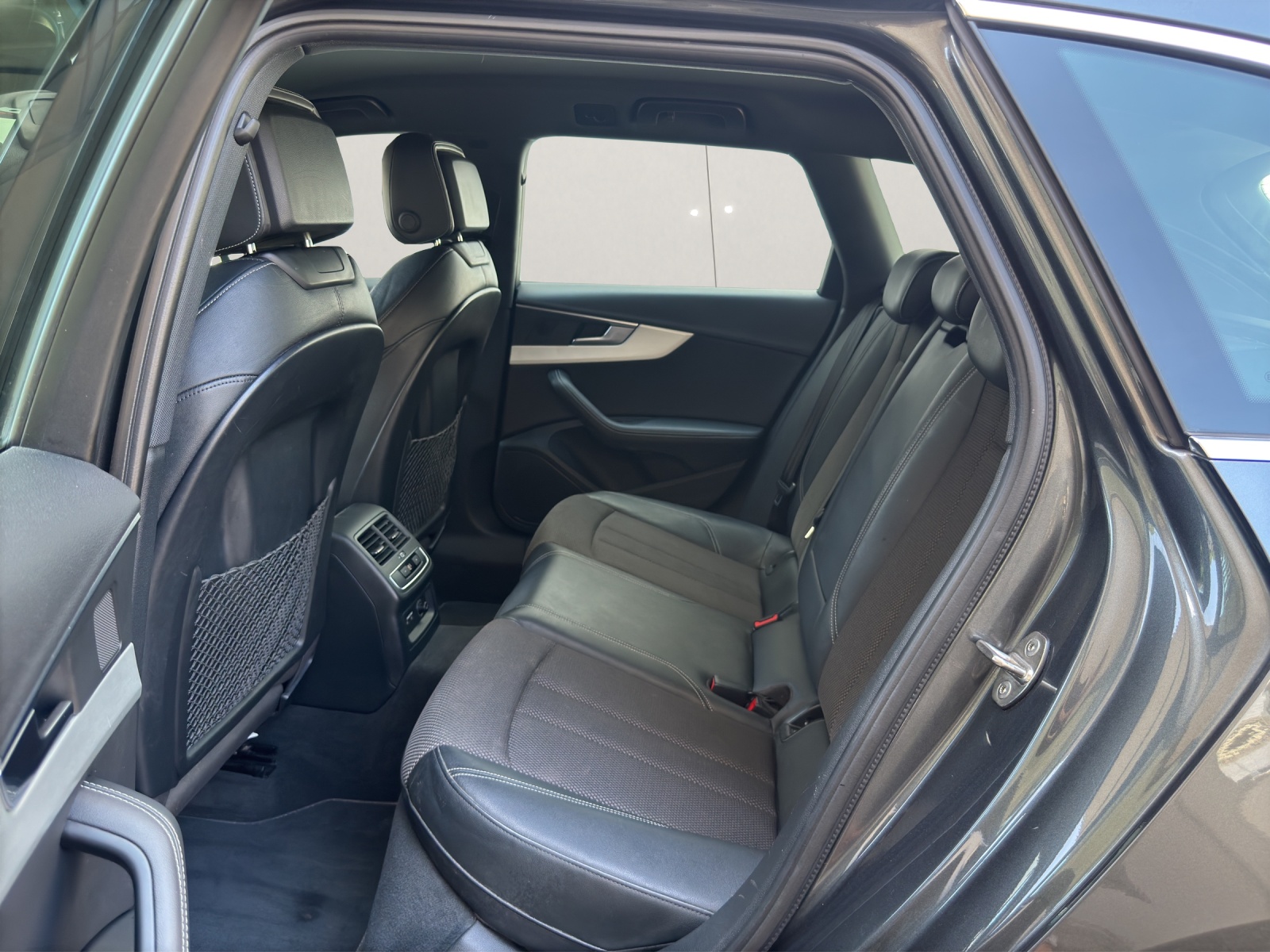 AUDI A4 Avant 2.0 TFSI Sport quattro S-tronic-image-12