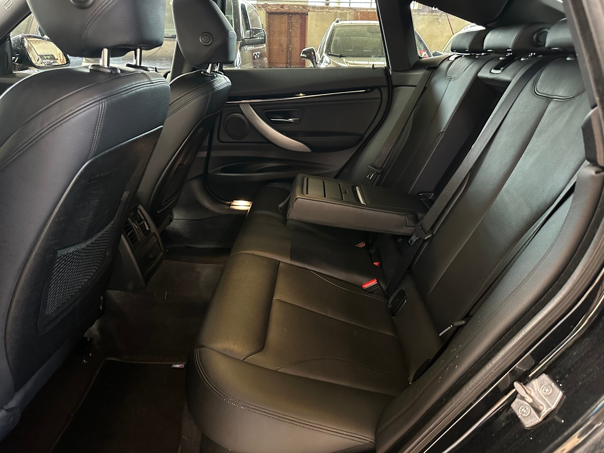 BMW 335i GT xDrive M Sport Steptronic-image-11