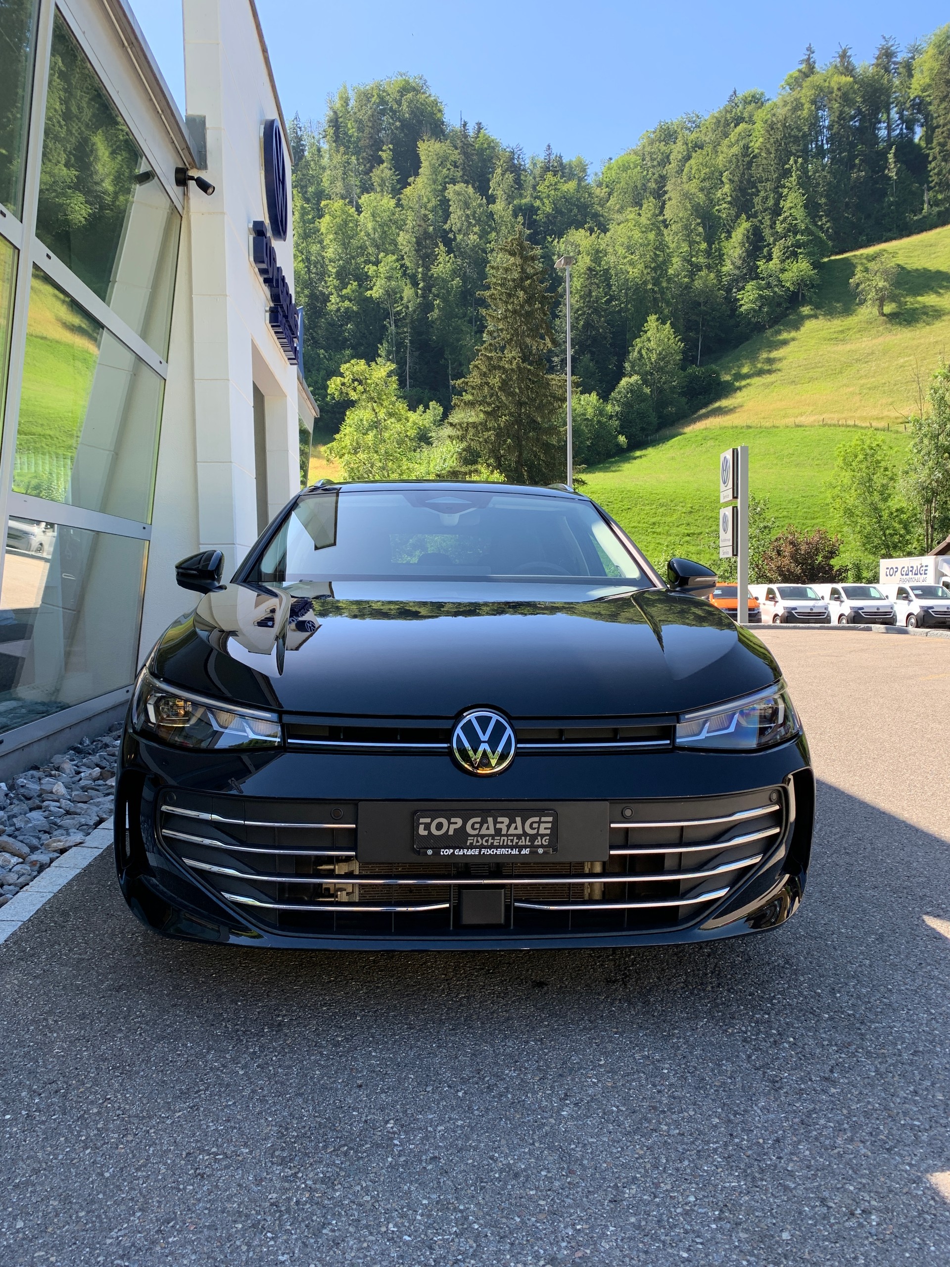 VW Passat Variant 2.0 TDI evo Business 4 Motion DSG-image-1