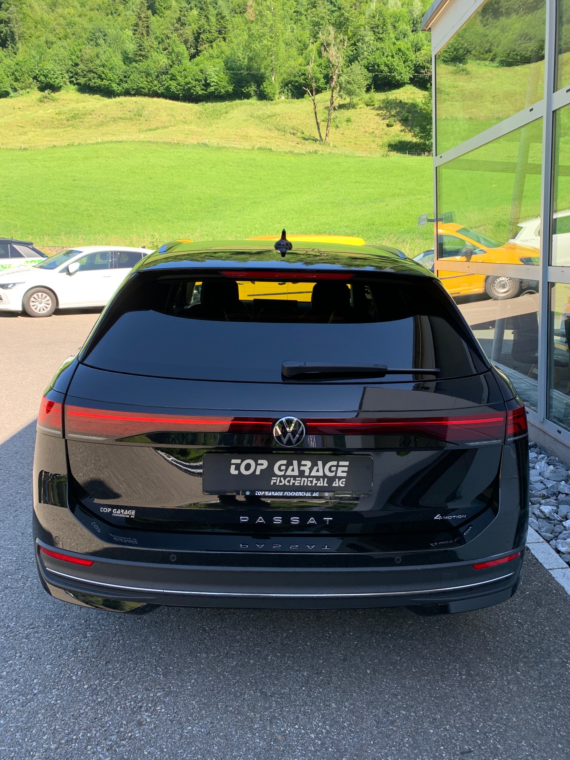 VW Passat Variant 2.0 TDI evo Business 4 Motion DSG-image-5