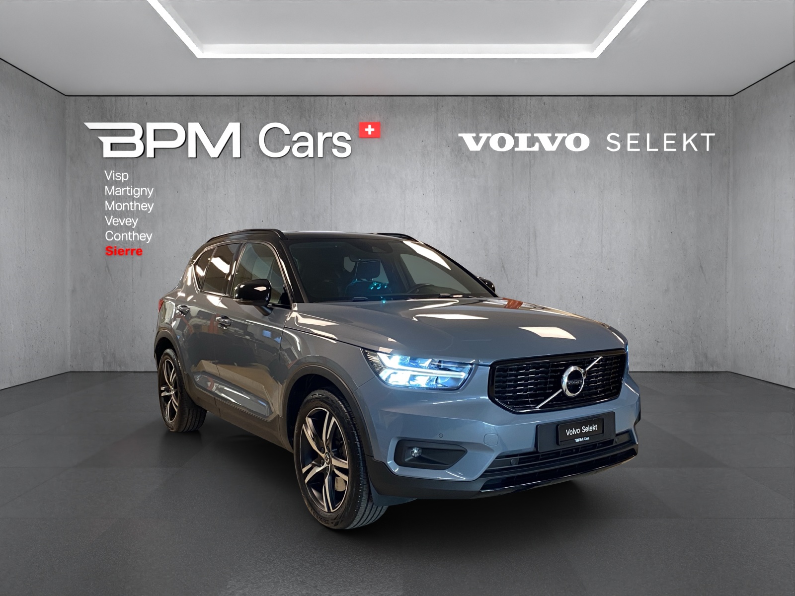 VOLVO XC40 T4 TwE R-Design DCT-image-4