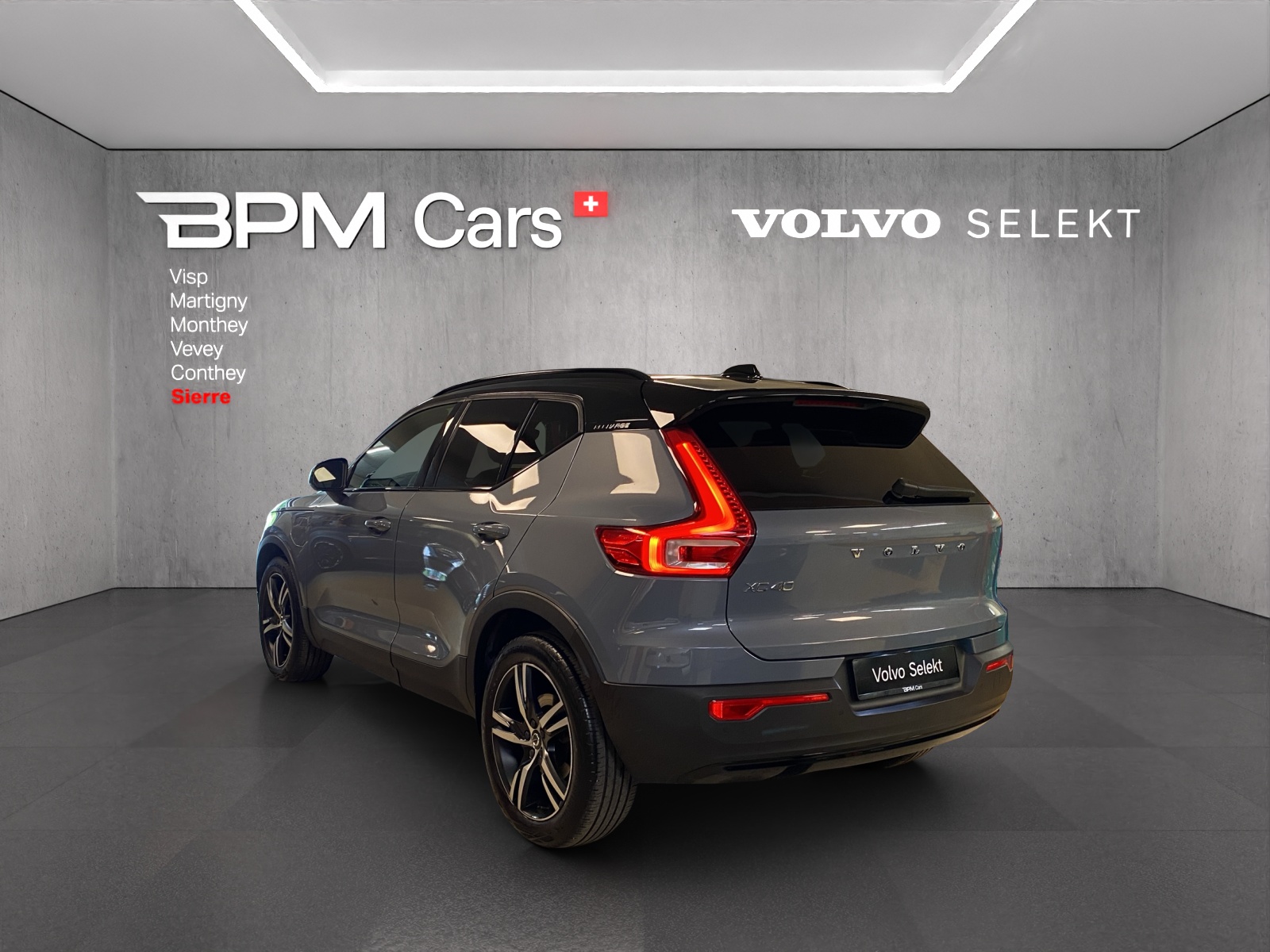 VOLVO XC40 T4 TwE R-Design DCT-image-5