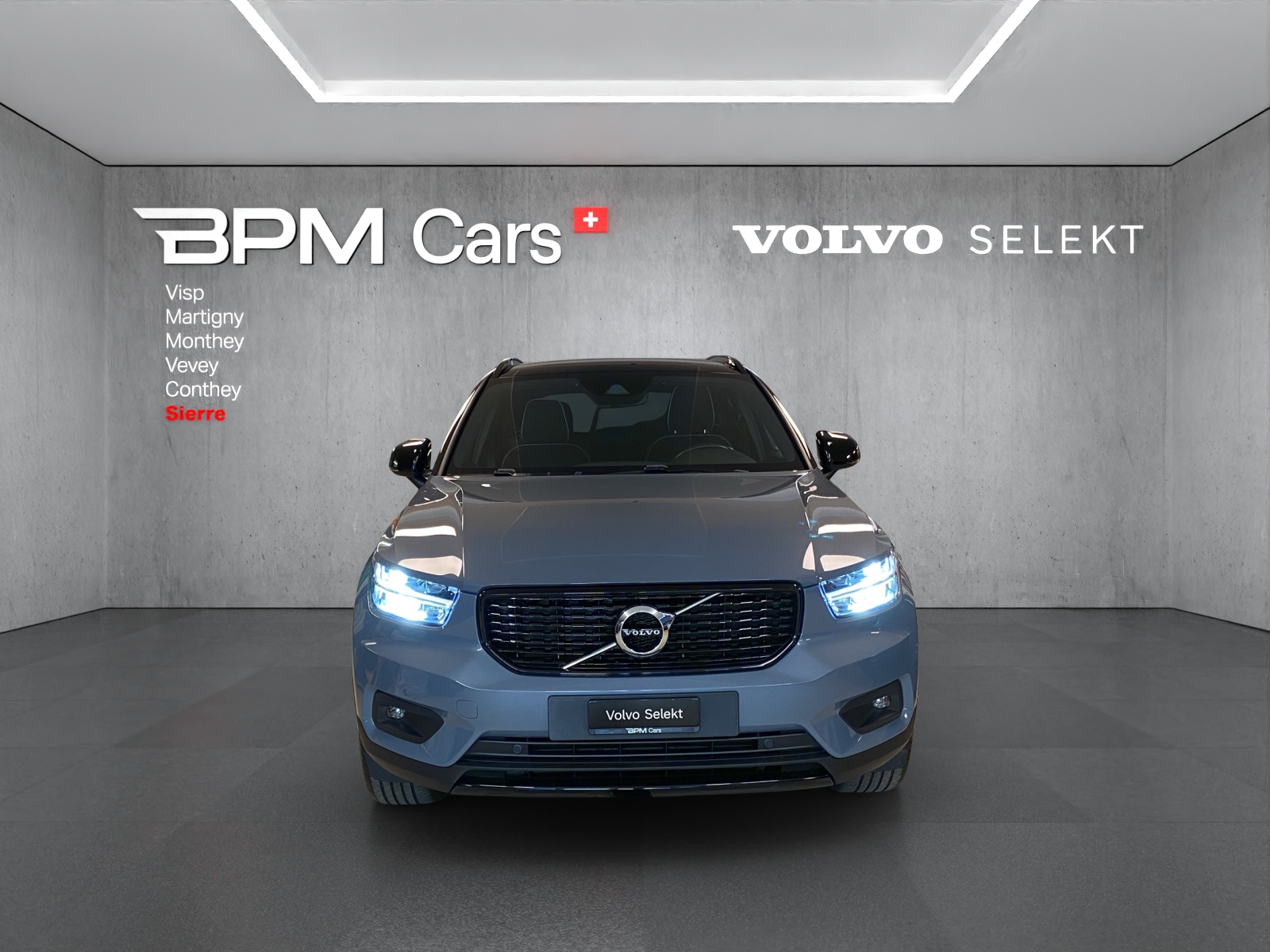 VOLVO XC40 T4 TwE R-Design DCT-image-2