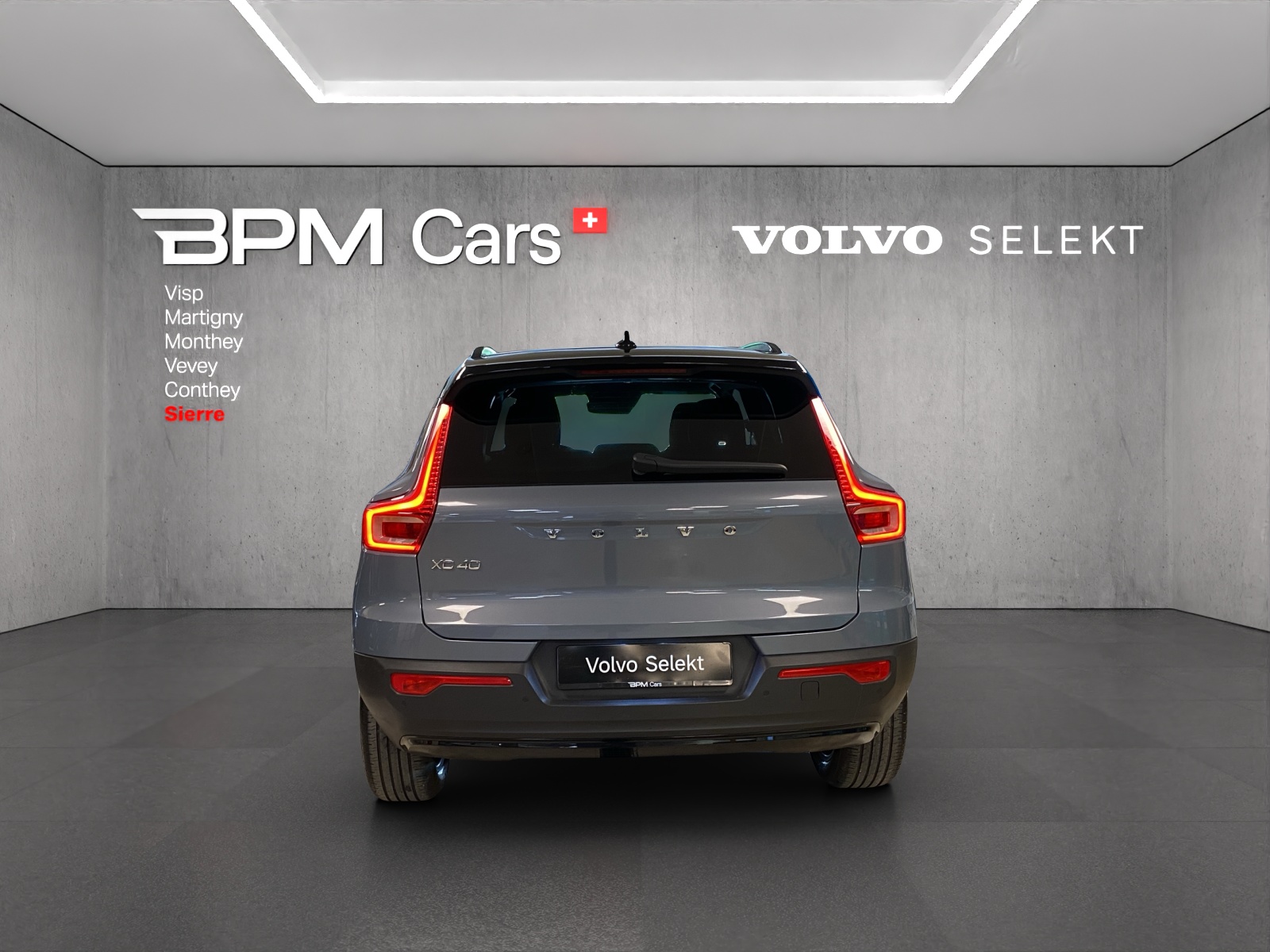 VOLVO XC40 T4 TwE R-Design DCT-image-3