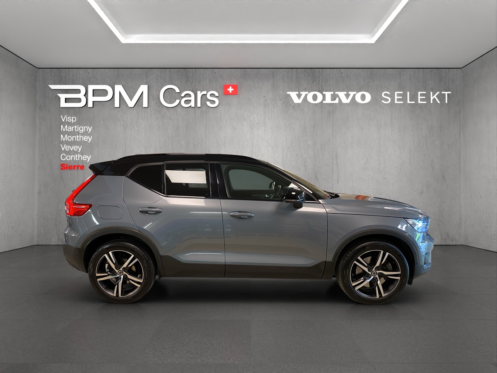 VOLVO XC40 T4 TwE R-Design DCT-image-16