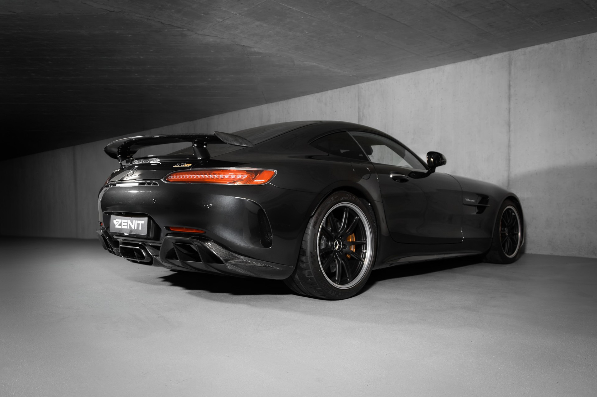 MERCEDES-BENZ AMG GT R Speedshift DCT-image-6
