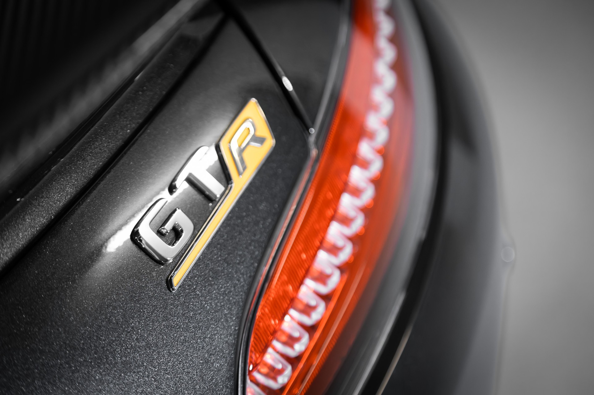 MERCEDES-BENZ AMG GT R Speedshift DCT-image-30