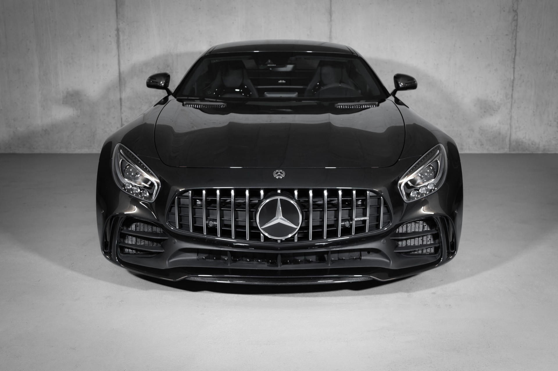 MERCEDES-BENZ AMG GT R Speedshift DCT-image-2