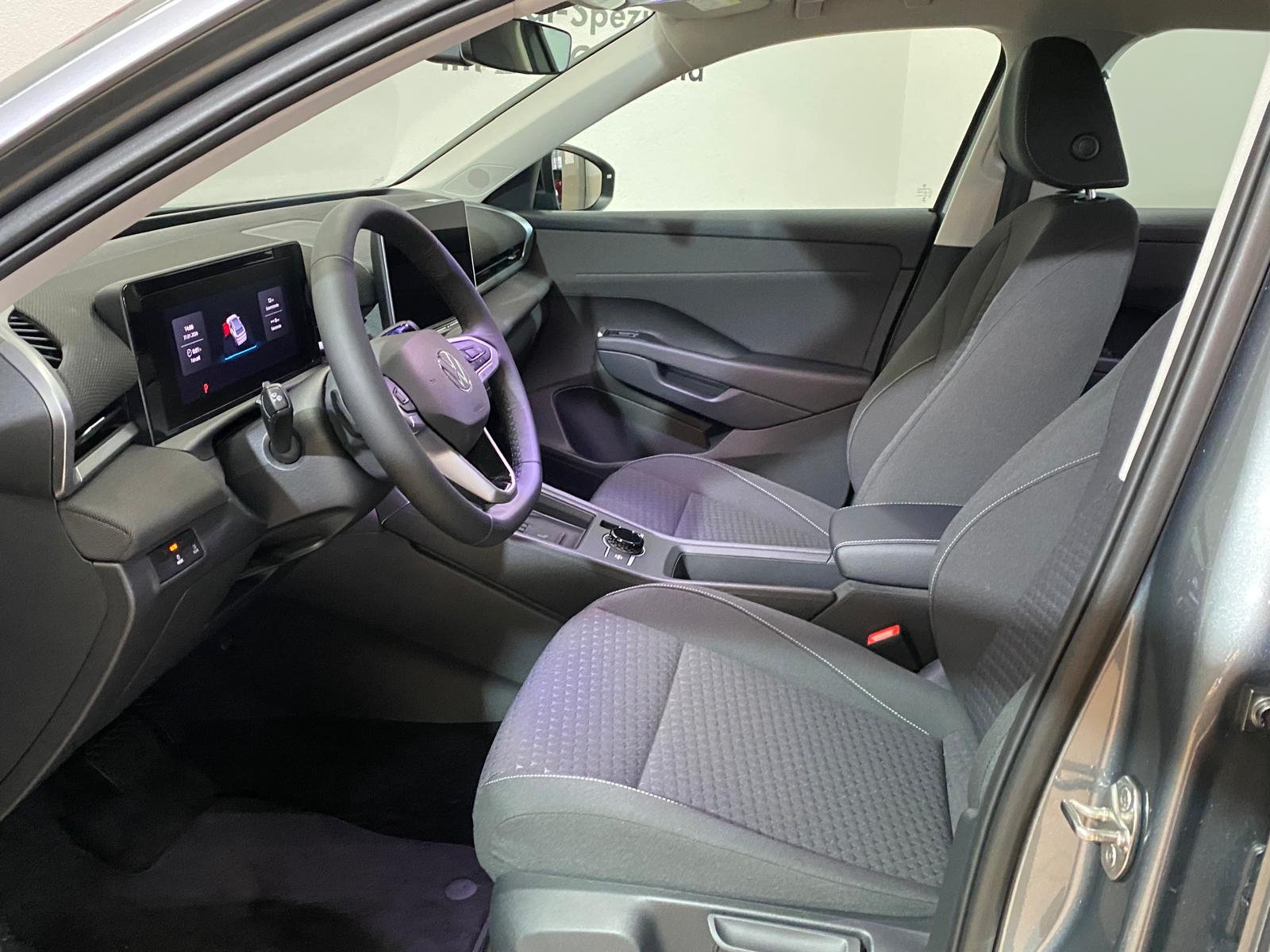VW T-Roc 1.5 eTSI mHEV Trend DSG-image-7