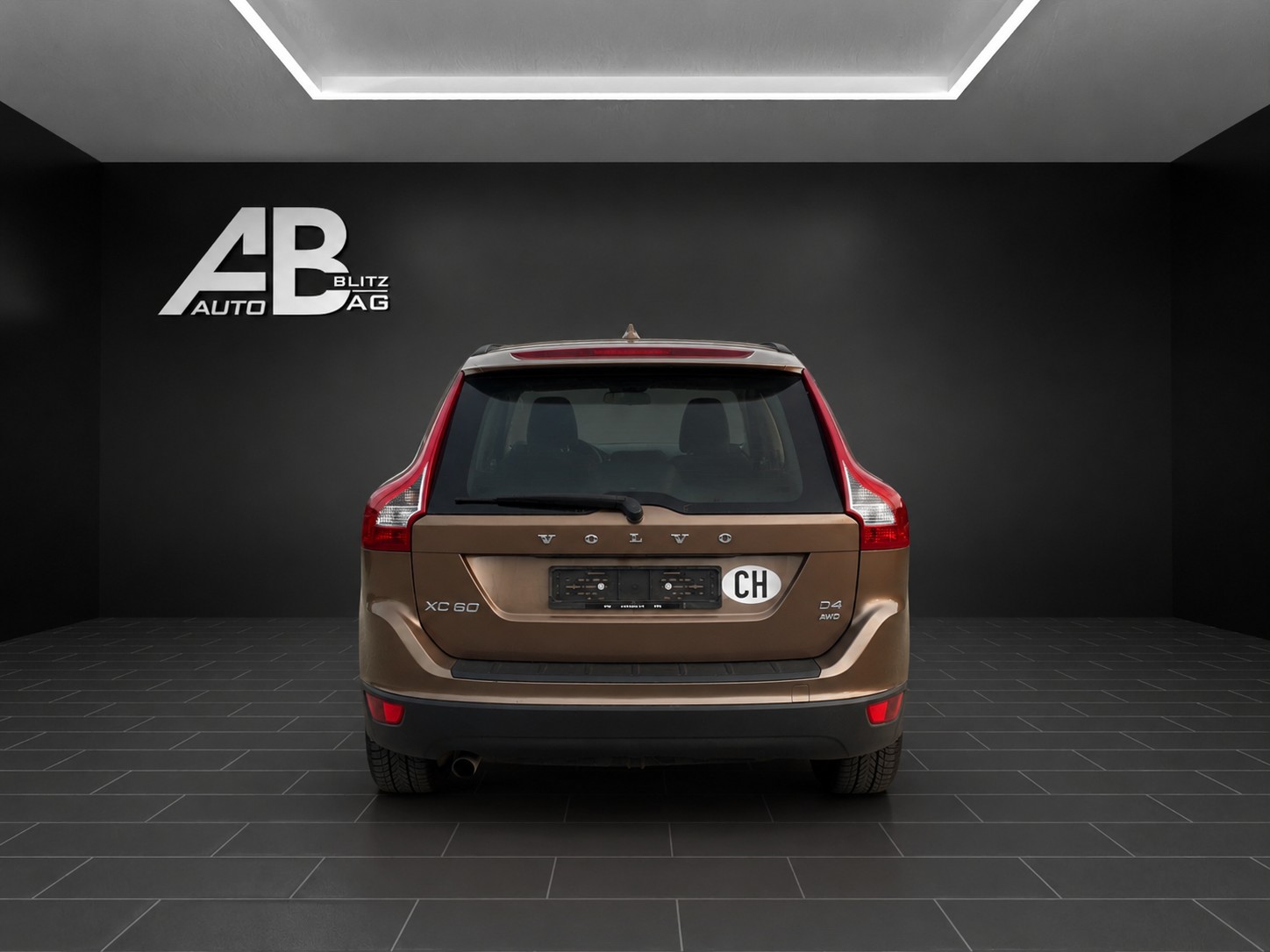 VOLVO XC60 2.4D Momentum-showroom-element-3