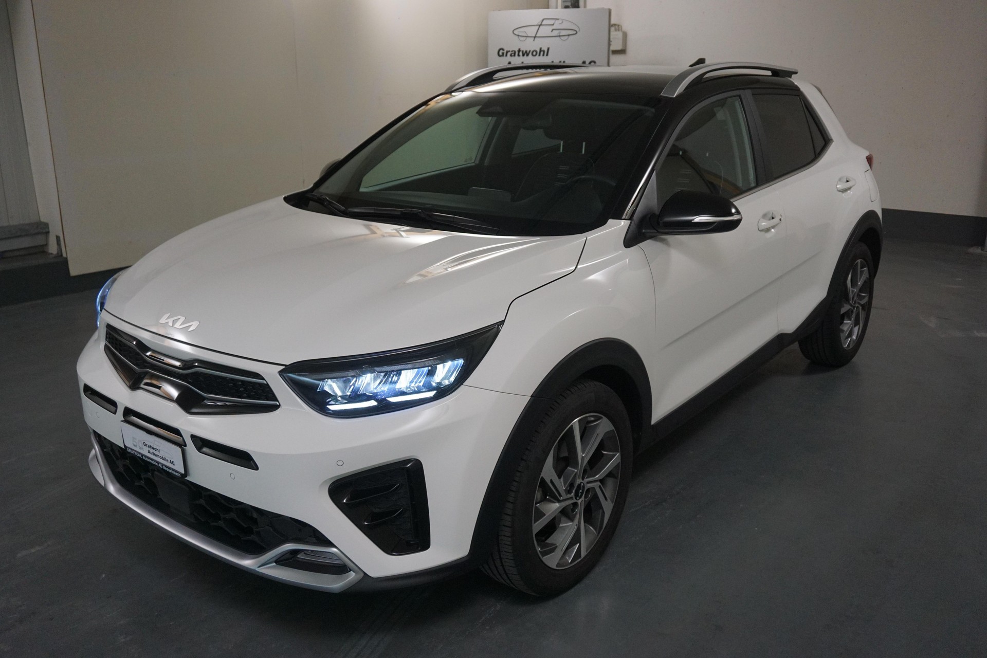 KIA Stonic 1.0 T-GDi MHEV GT-Line-image-1
