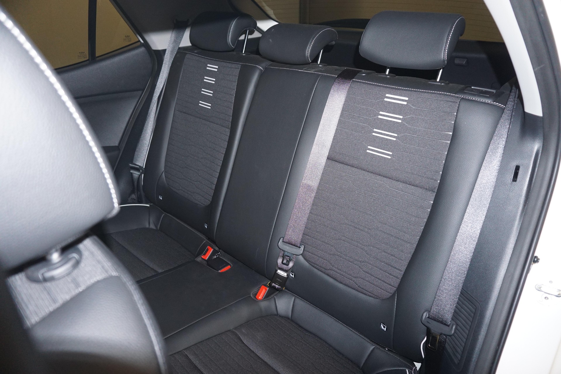 KIA Stonic 1.0 T-GDi MHEV GT-Line-image-6