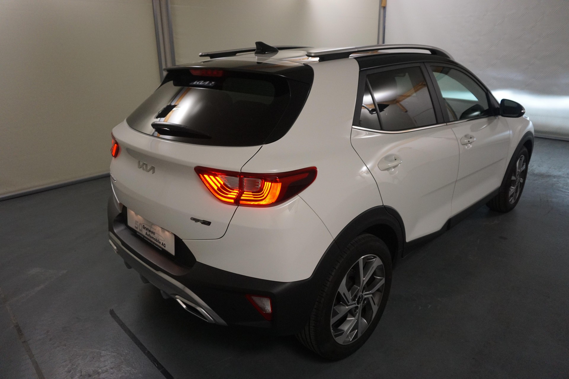 KIA Stonic 1.0 T-GDi MHEV GT-Line-image-4