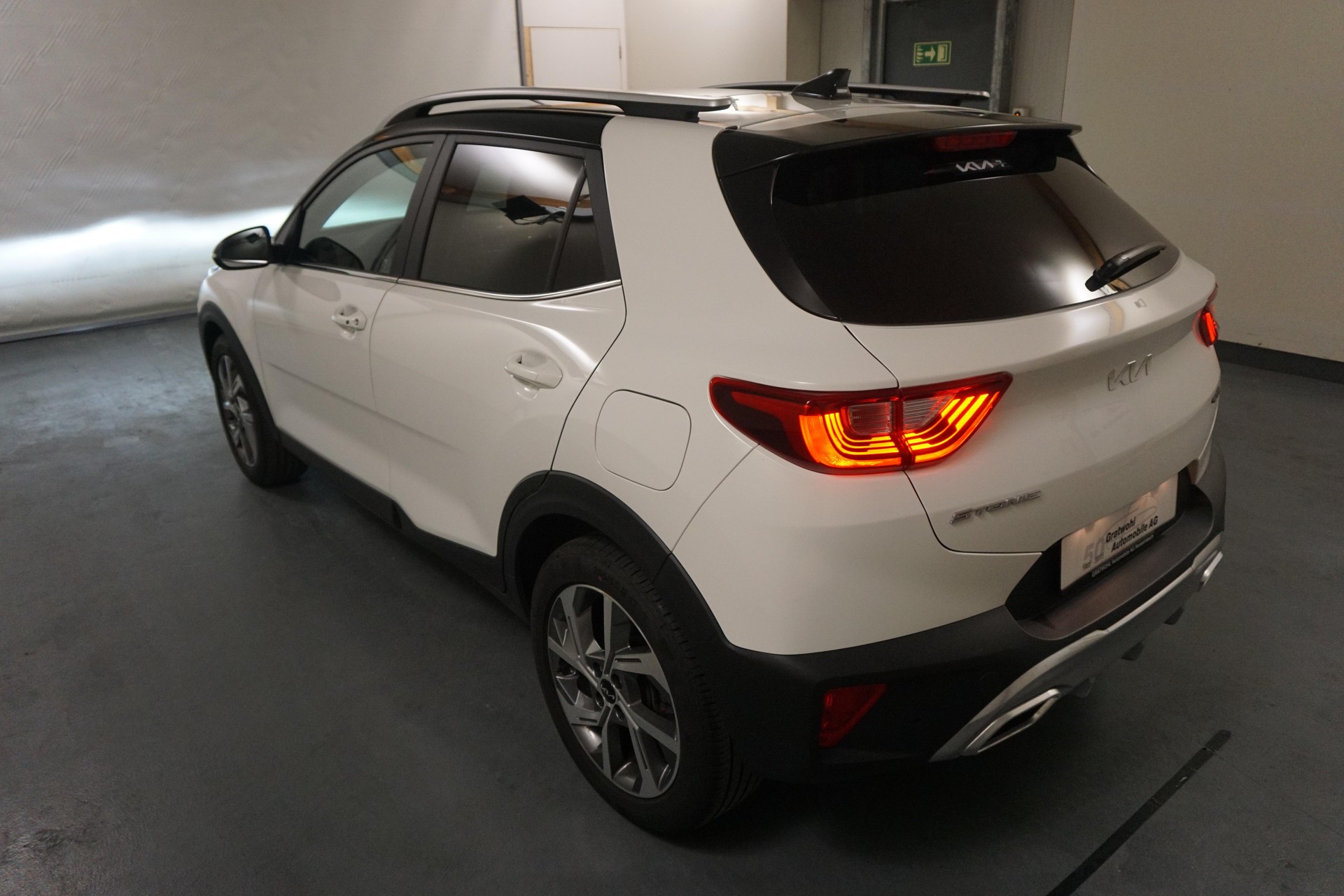 KIA Stonic 1.0 T-GDi MHEV GT-Line-image-3