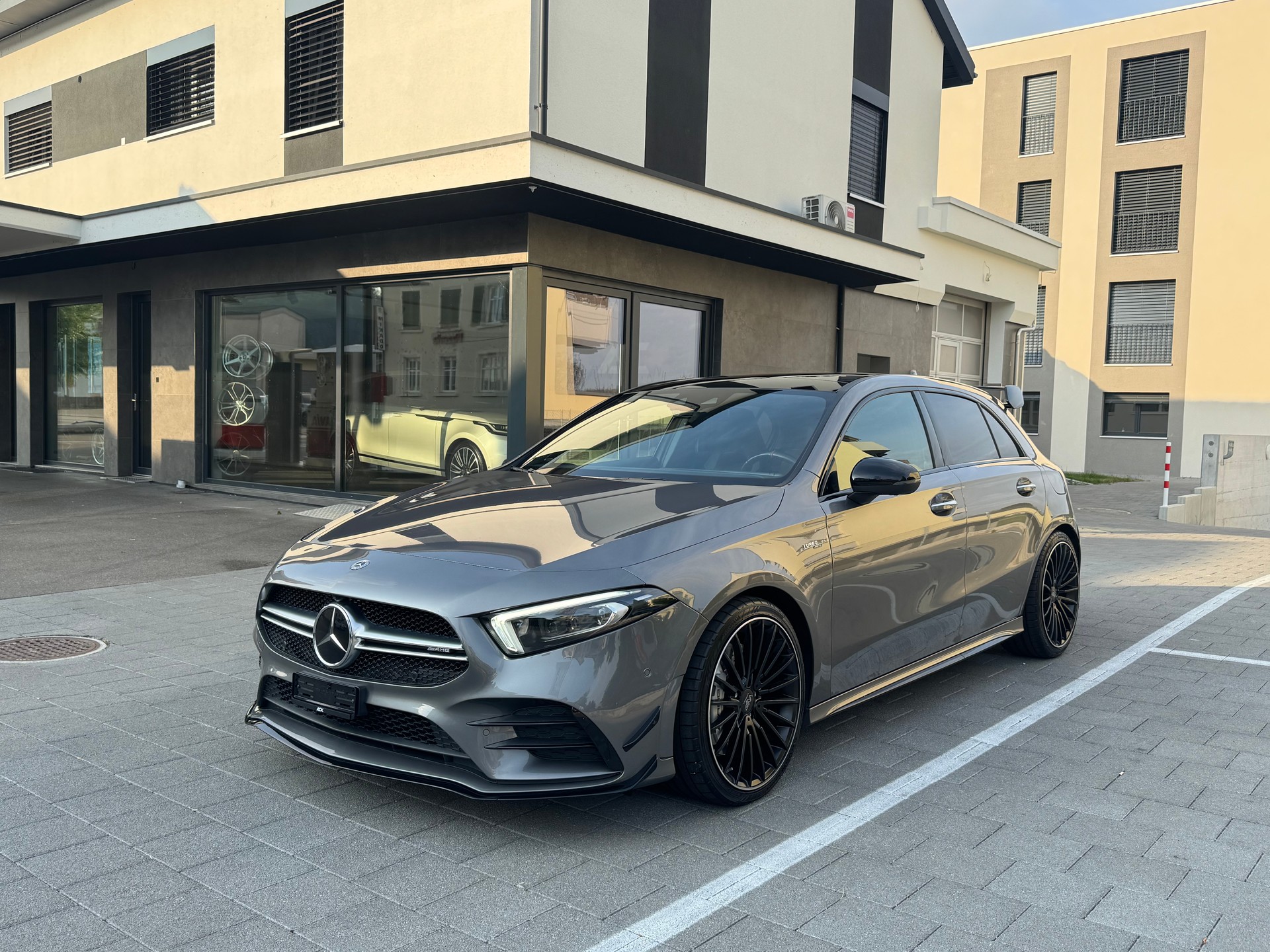 MERCEDES-BENZ A 35 AMG 4Matic Speedshift-image-0