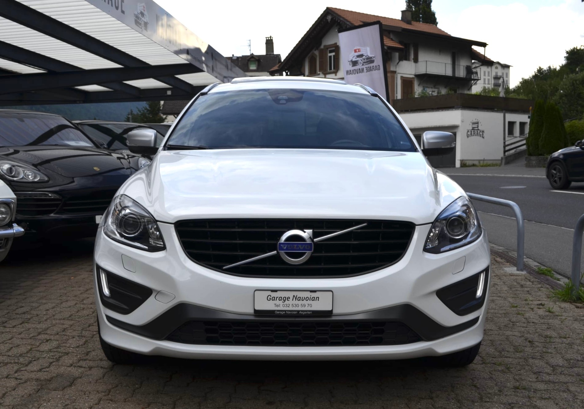 VOLVO XC60 D4 AWD Kinetic R-Design Geartronic-image-4