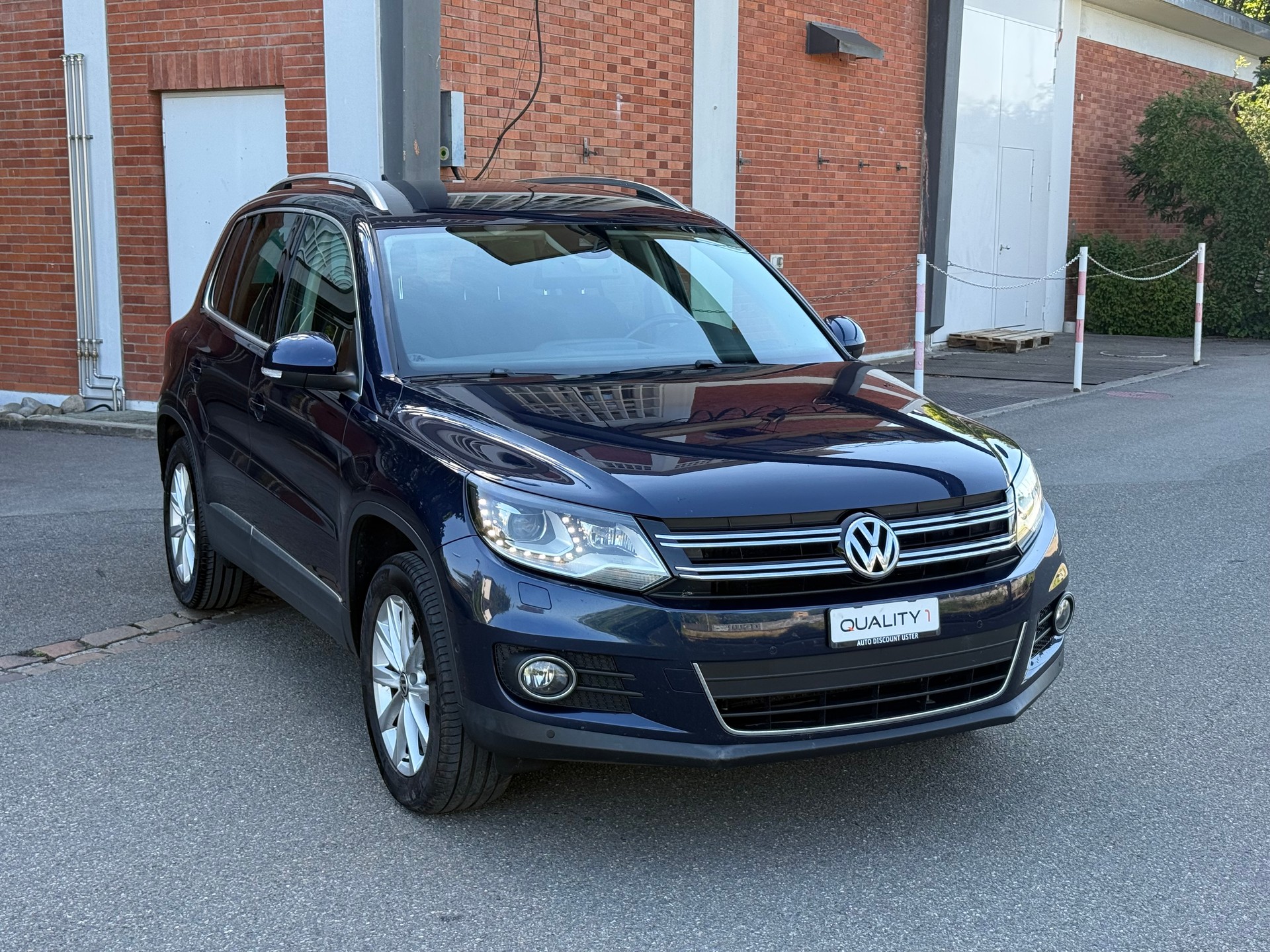 VW Tiguan 2.0 TDI BMT Design 4Motion DSG-image-2