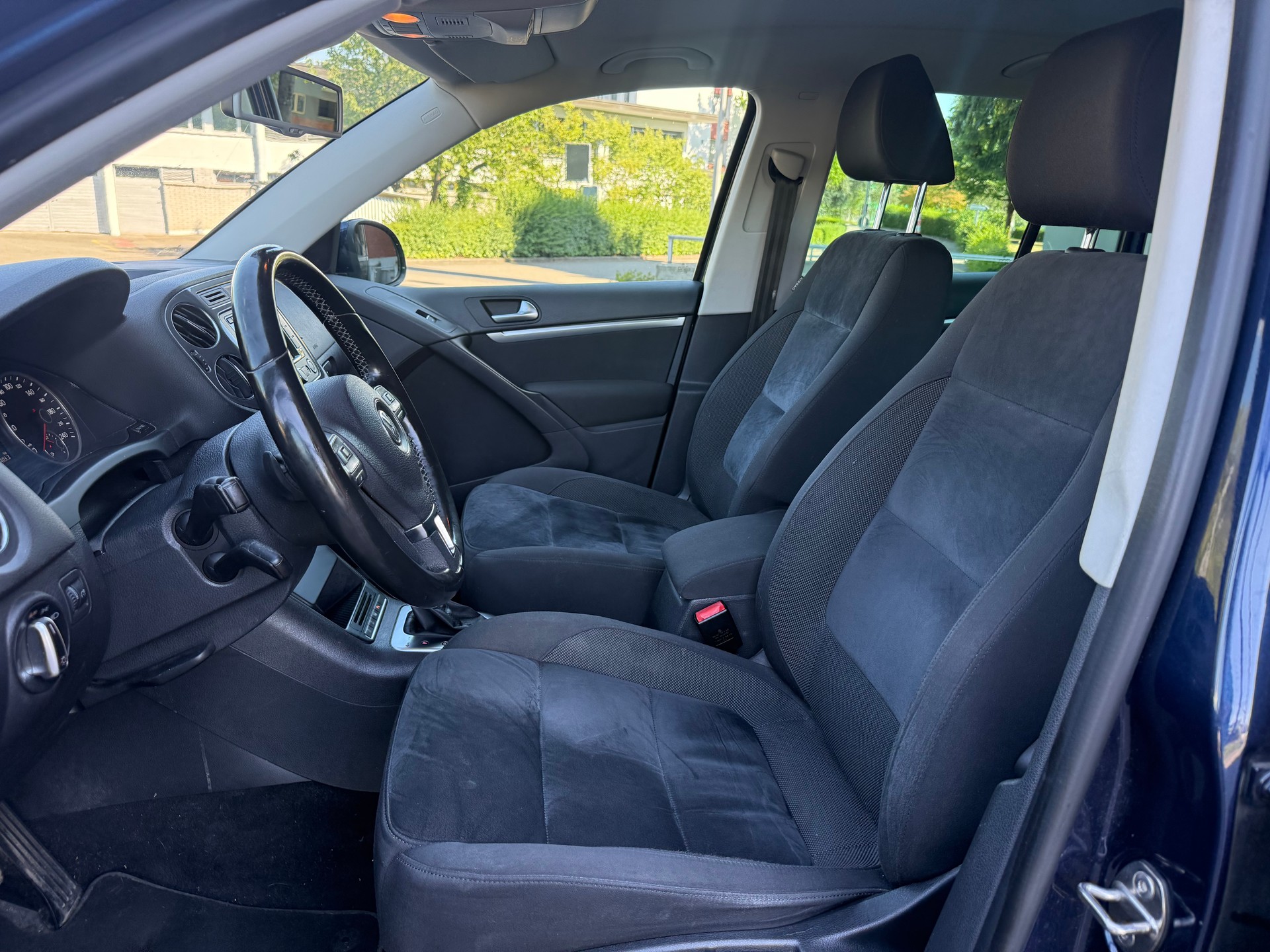 VW Tiguan 2.0 TDI BMT Design 4Motion DSG-image-6