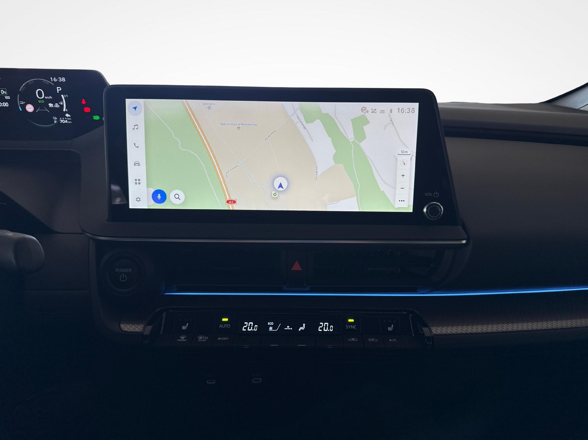 TOYOTA Prius 2.0 Plug-In-Hybrid Style-image-12
