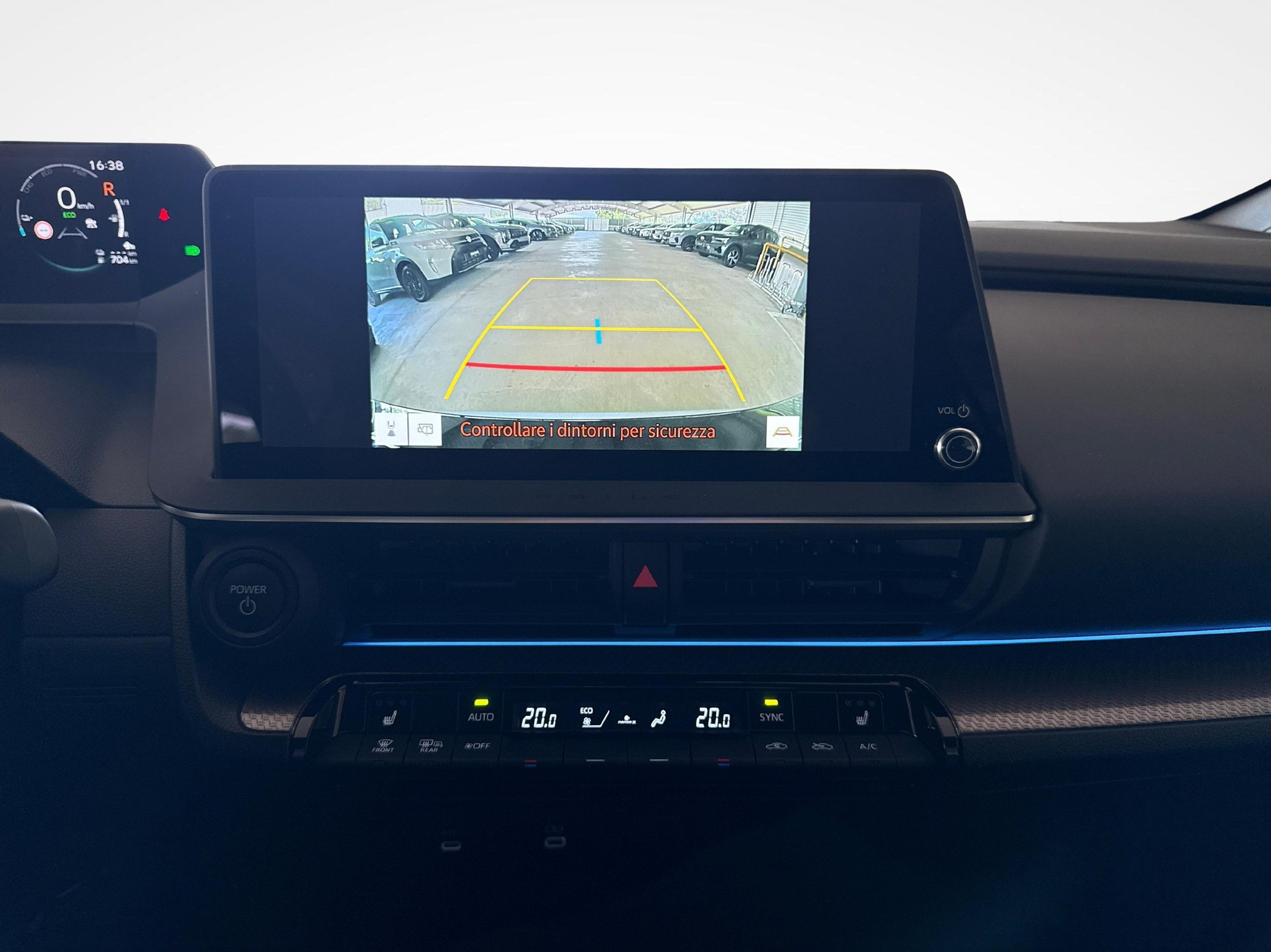 TOYOTA Prius 2.0 Plug-In-Hybrid Style-image-13