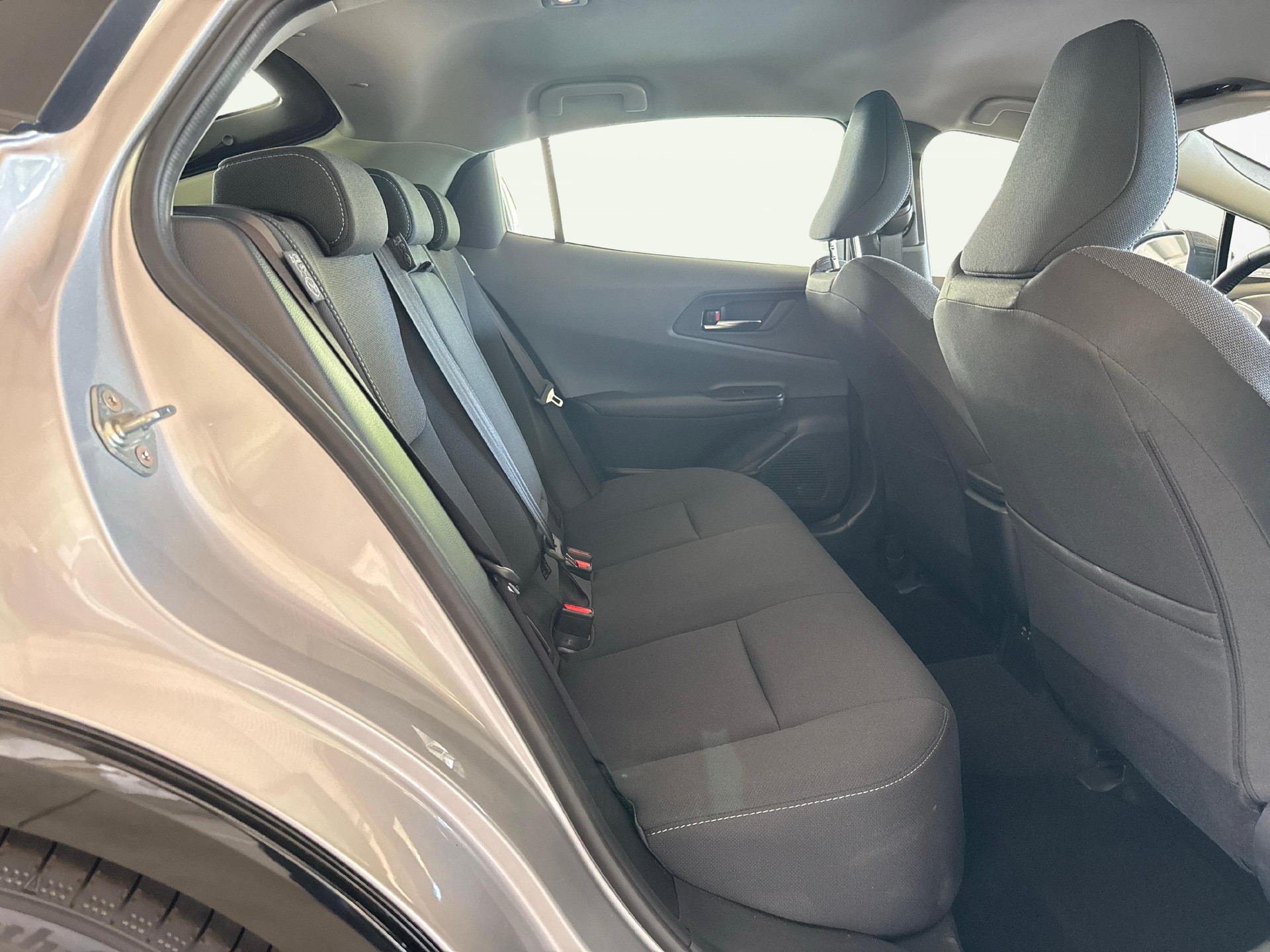 TOYOTA Prius 2.0 Plug-In-Hybrid Style-image-11