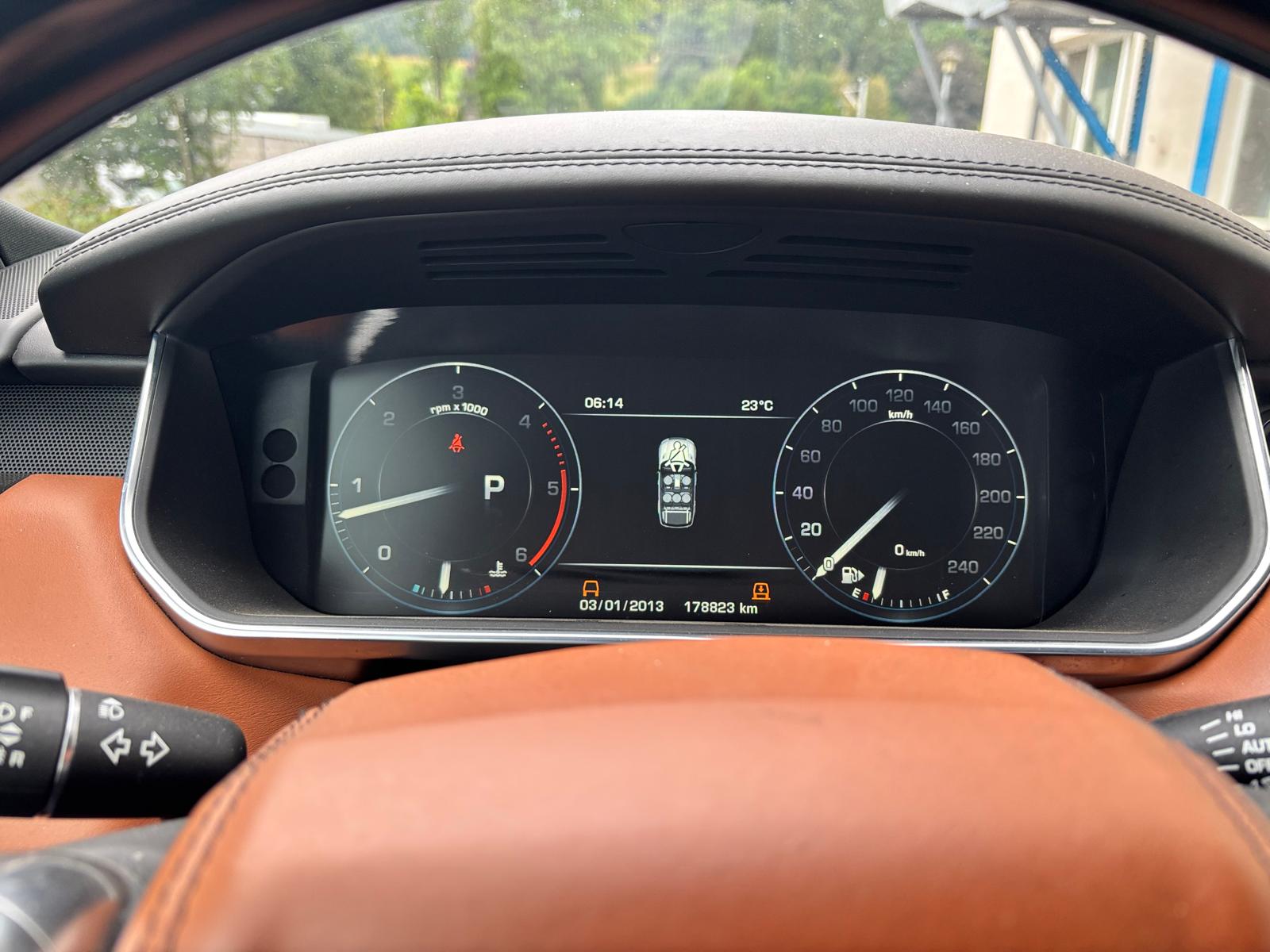 LAND ROVER Range Rover Sport 4.4 SDV8 Autobiography Automatic-image-9