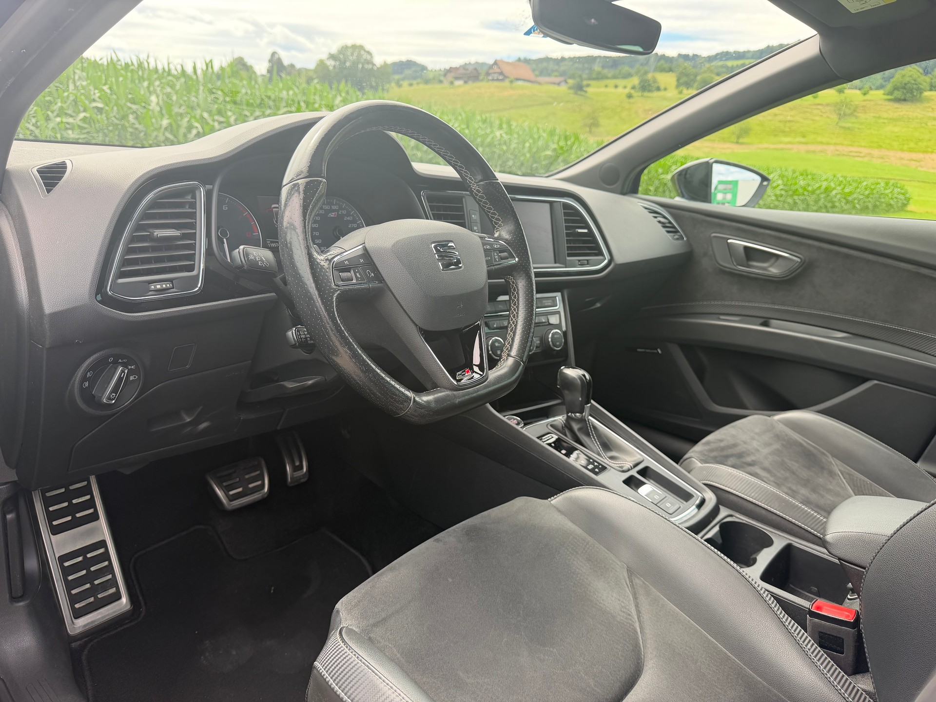 SEAT Leon ST 2.0 TSI Cupra 300 4 Drive DSG-image-8