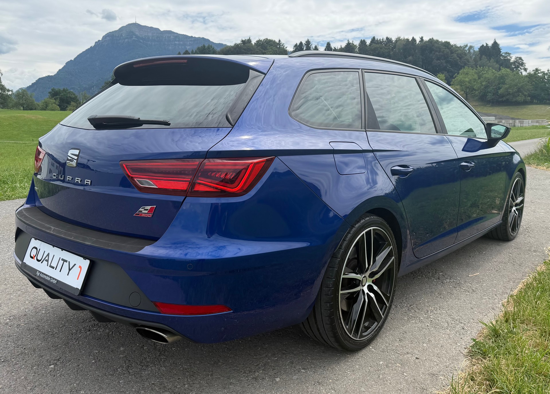 SEAT Leon ST 2.0 TSI Cupra 300 4 Drive DSG-image-6