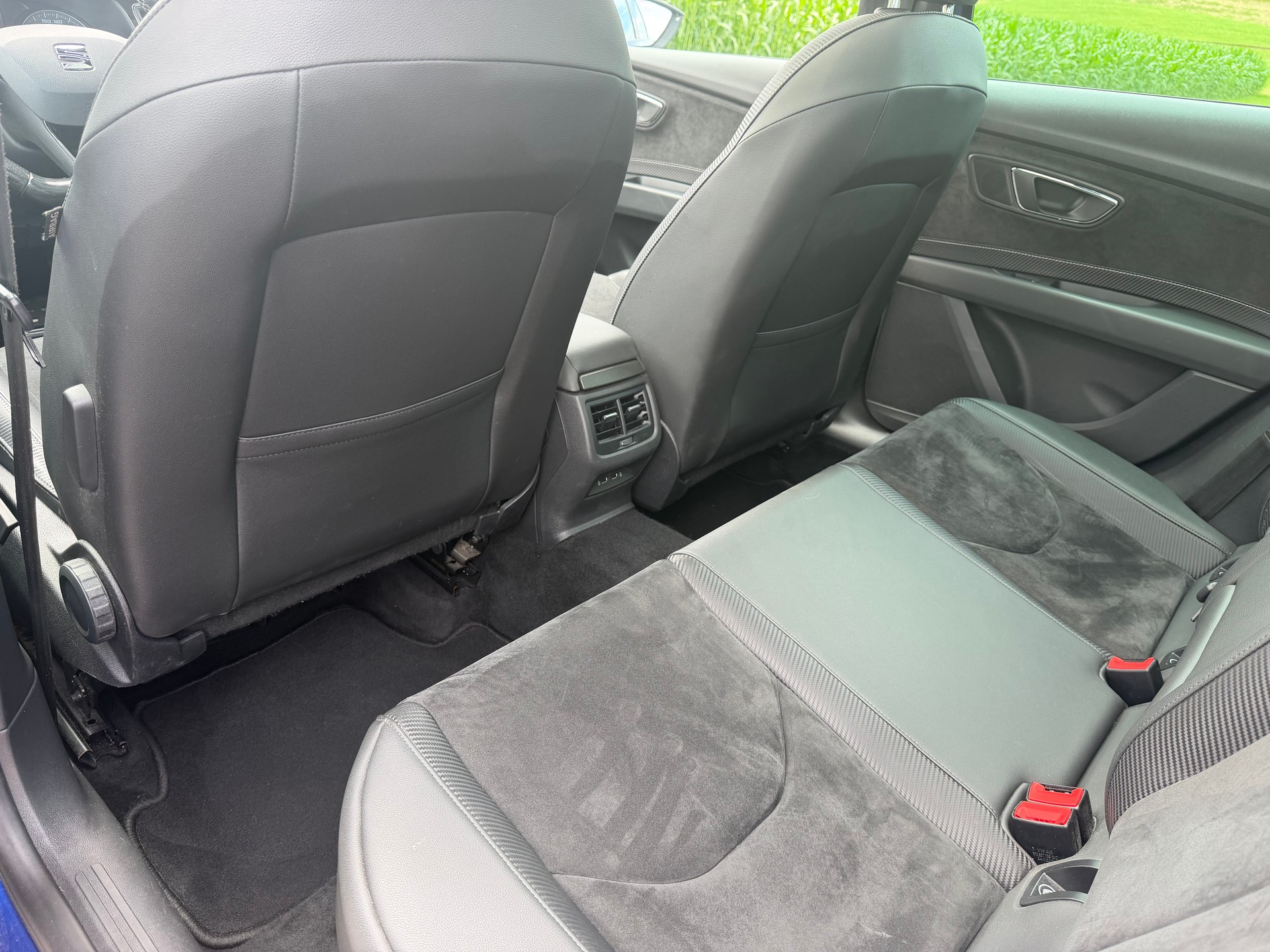 SEAT Leon ST 2.0 TSI Cupra 300 4 Drive DSG-image-14