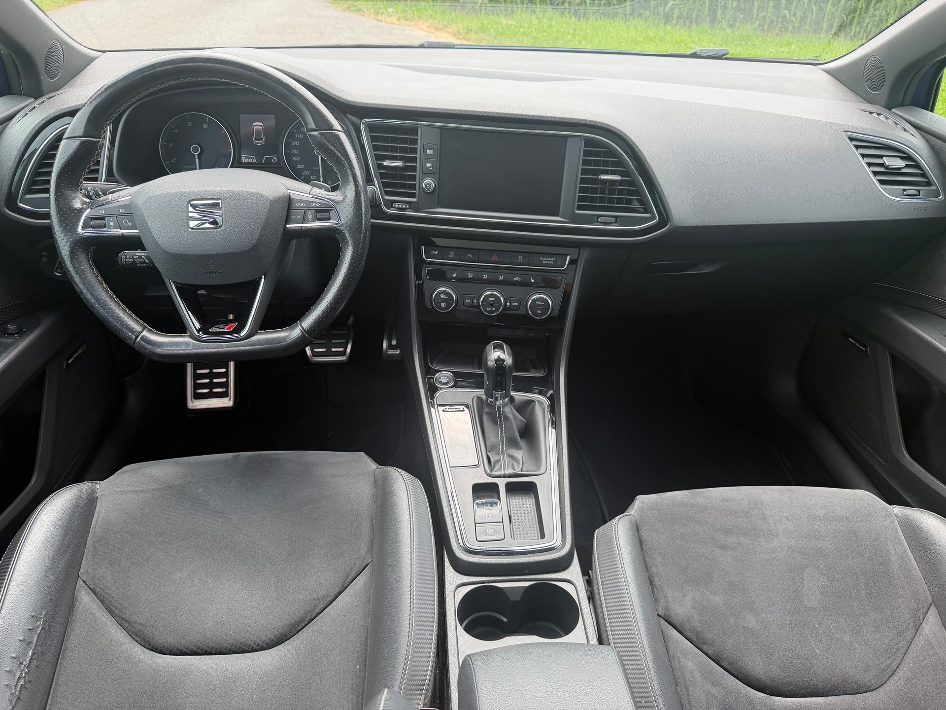 SEAT Leon ST 2.0 TSI Cupra 300 4 Drive DSG-image-11