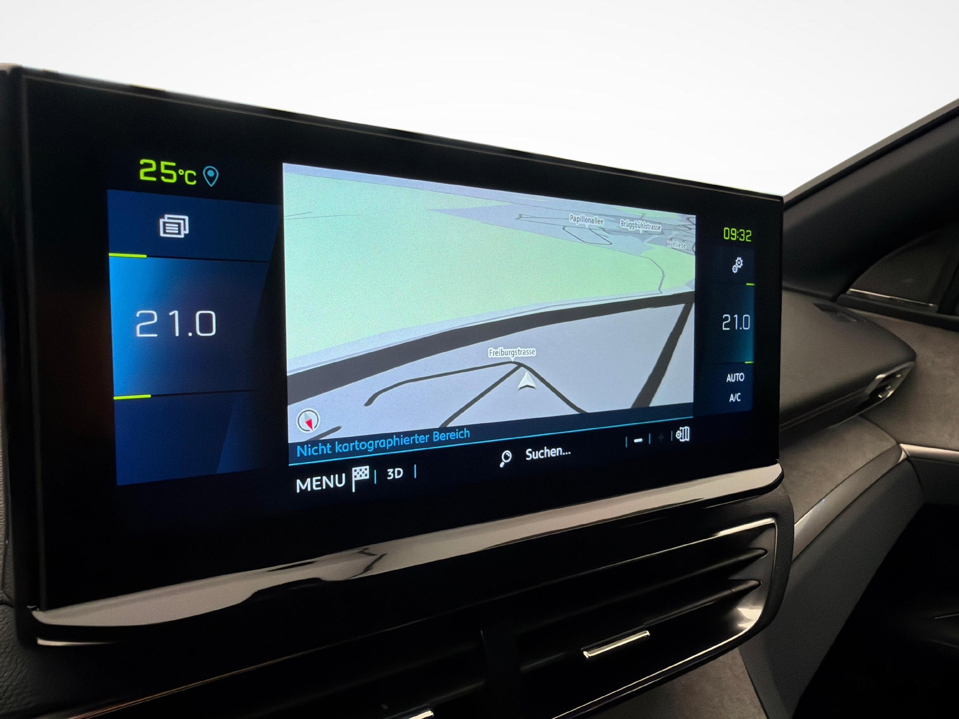 PEUGEOT 3008 1.6 Plug-in Hybrid4 GT Pack-image-16