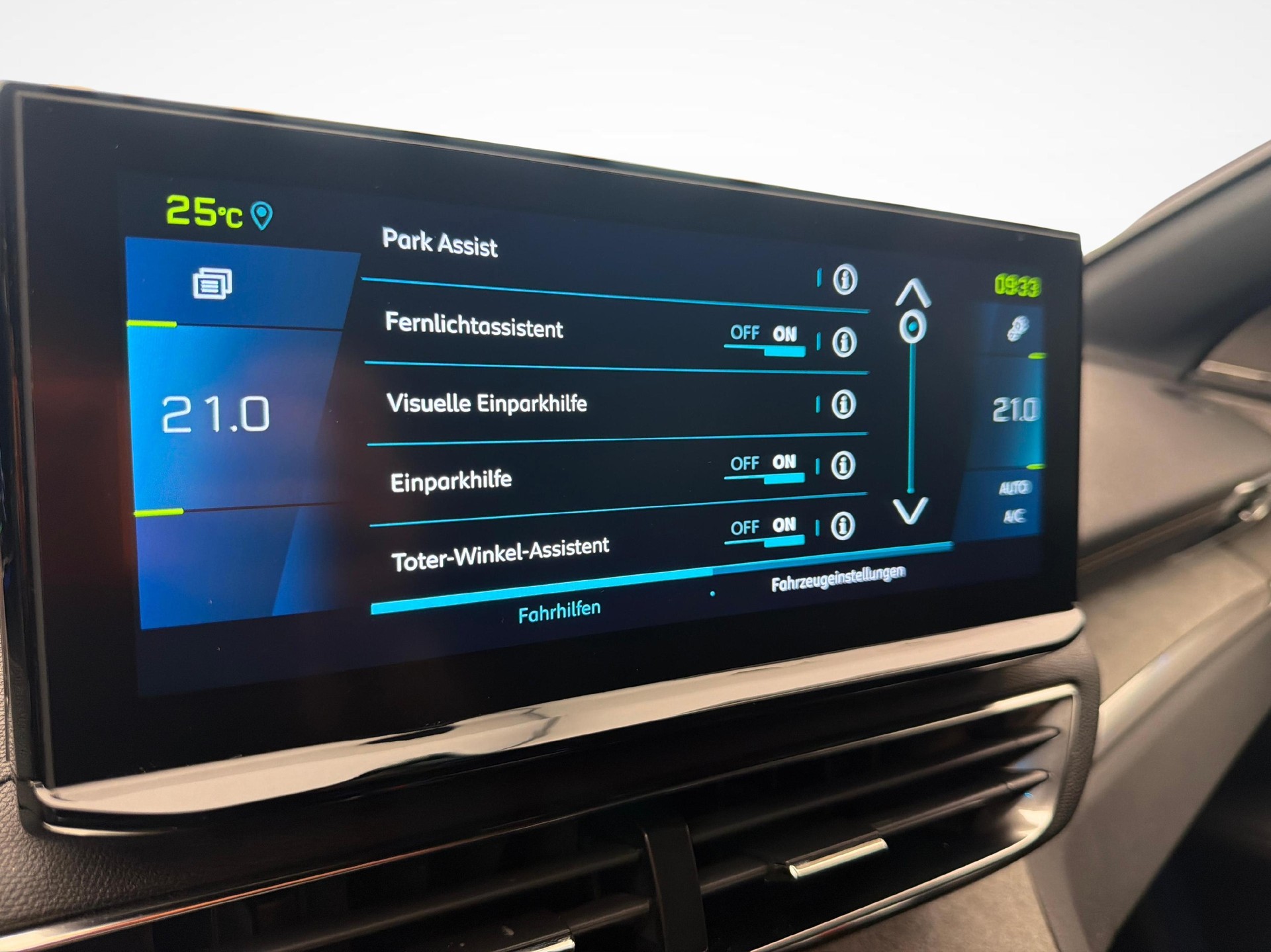 PEUGEOT 3008 1.6 Plug-in Hybrid4 GT Pack-image-17
