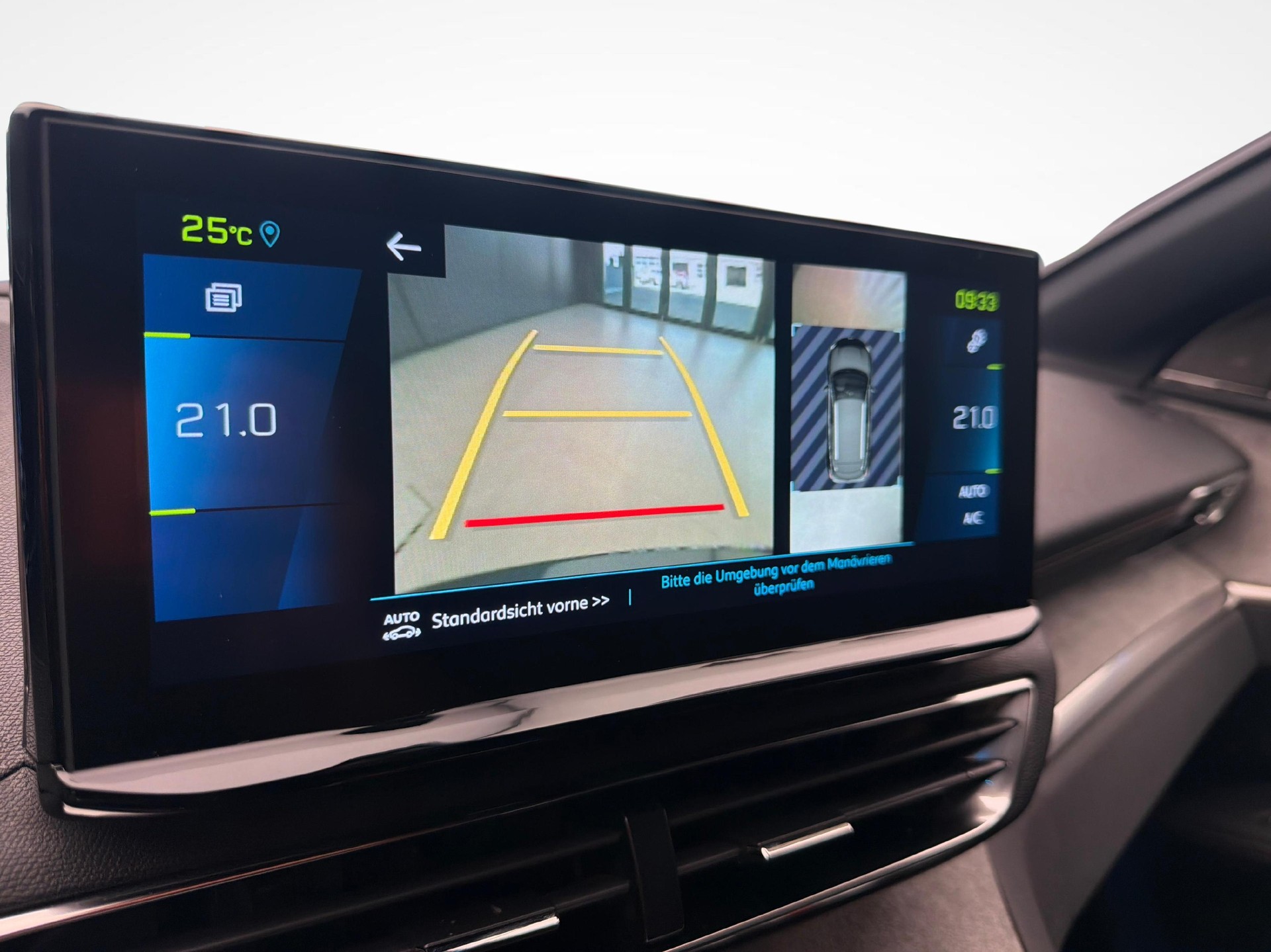 PEUGEOT 3008 1.6 Plug-in Hybrid4 GT Pack-image-19