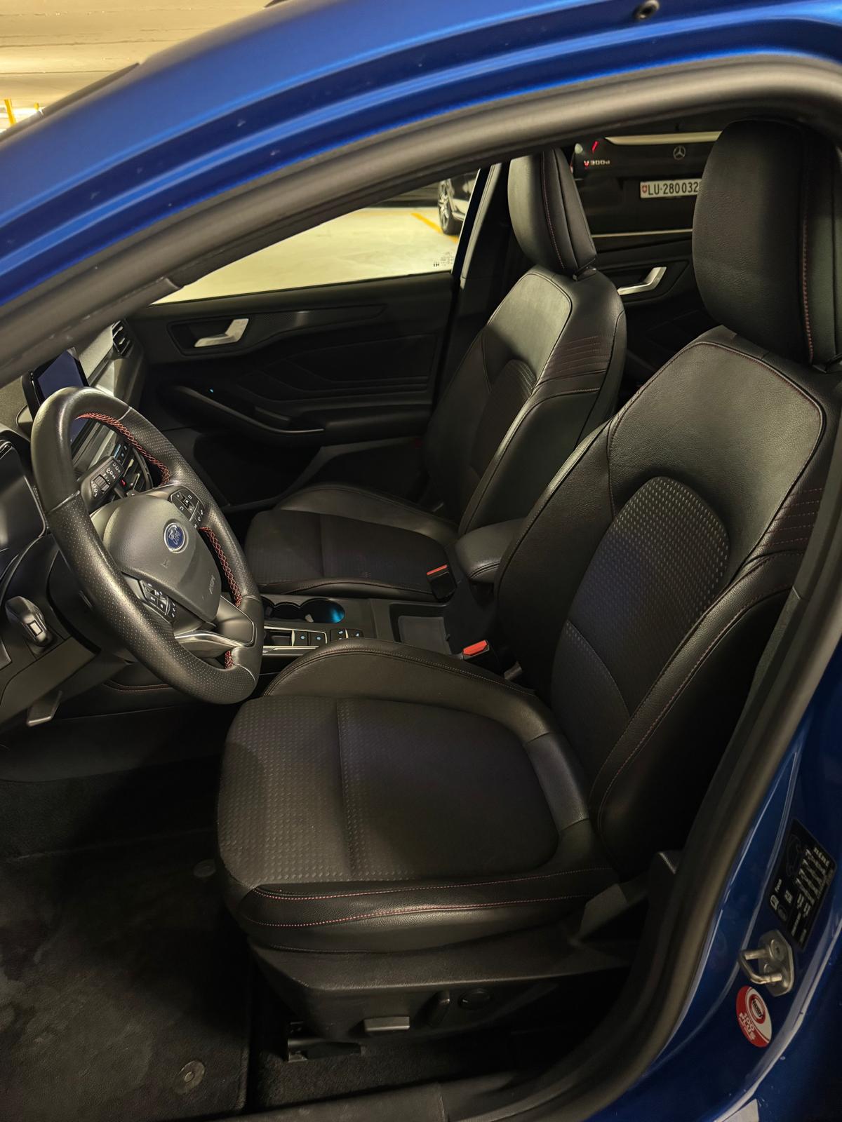 FORD Focus 1.0 SCTi ST Line Automatic-image-10