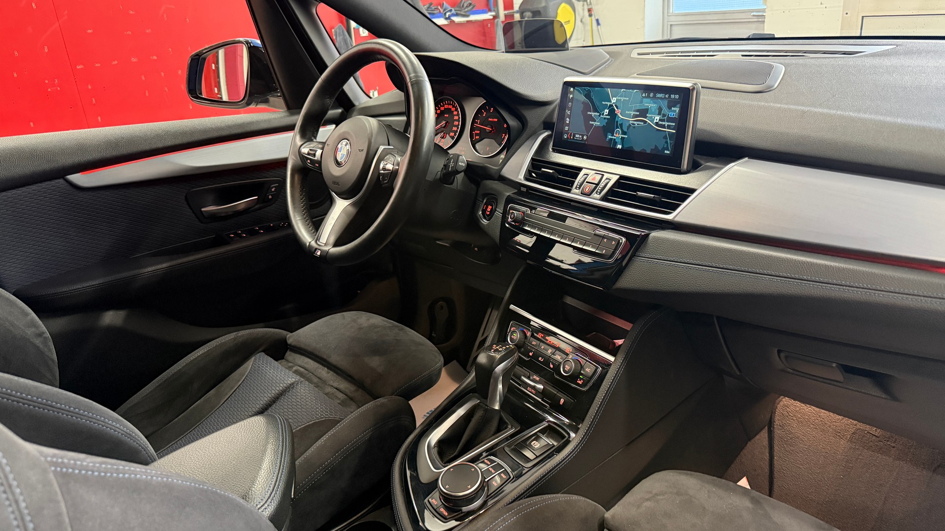 BMW 225i xDrive Active Tourer M Sport Steptronic, guter Ausstattung Perle-image-8